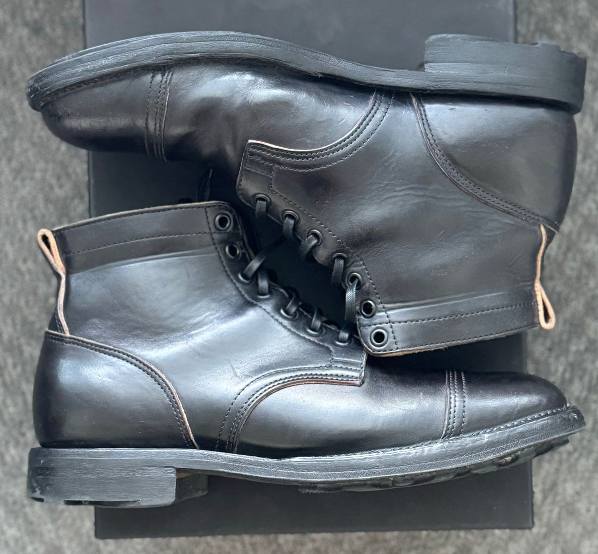 Photo by pablosstuff on May 27, 2024 of the Viberg Service Boot in Maryam Black Horsebutt.