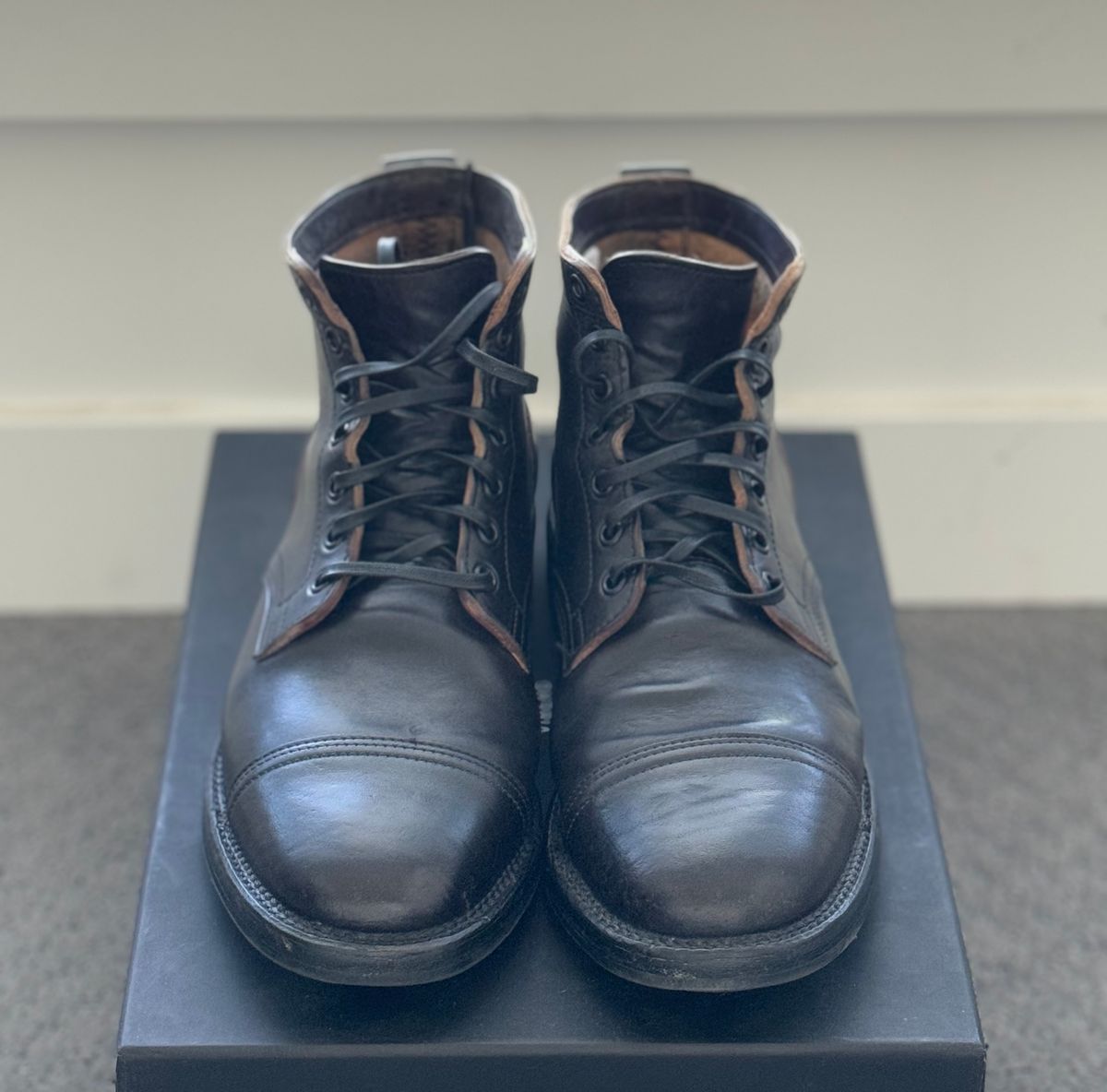 Photo by pablosstuff on May 27, 2024 of the Viberg Service Boot in Maryam Black Horsebutt.