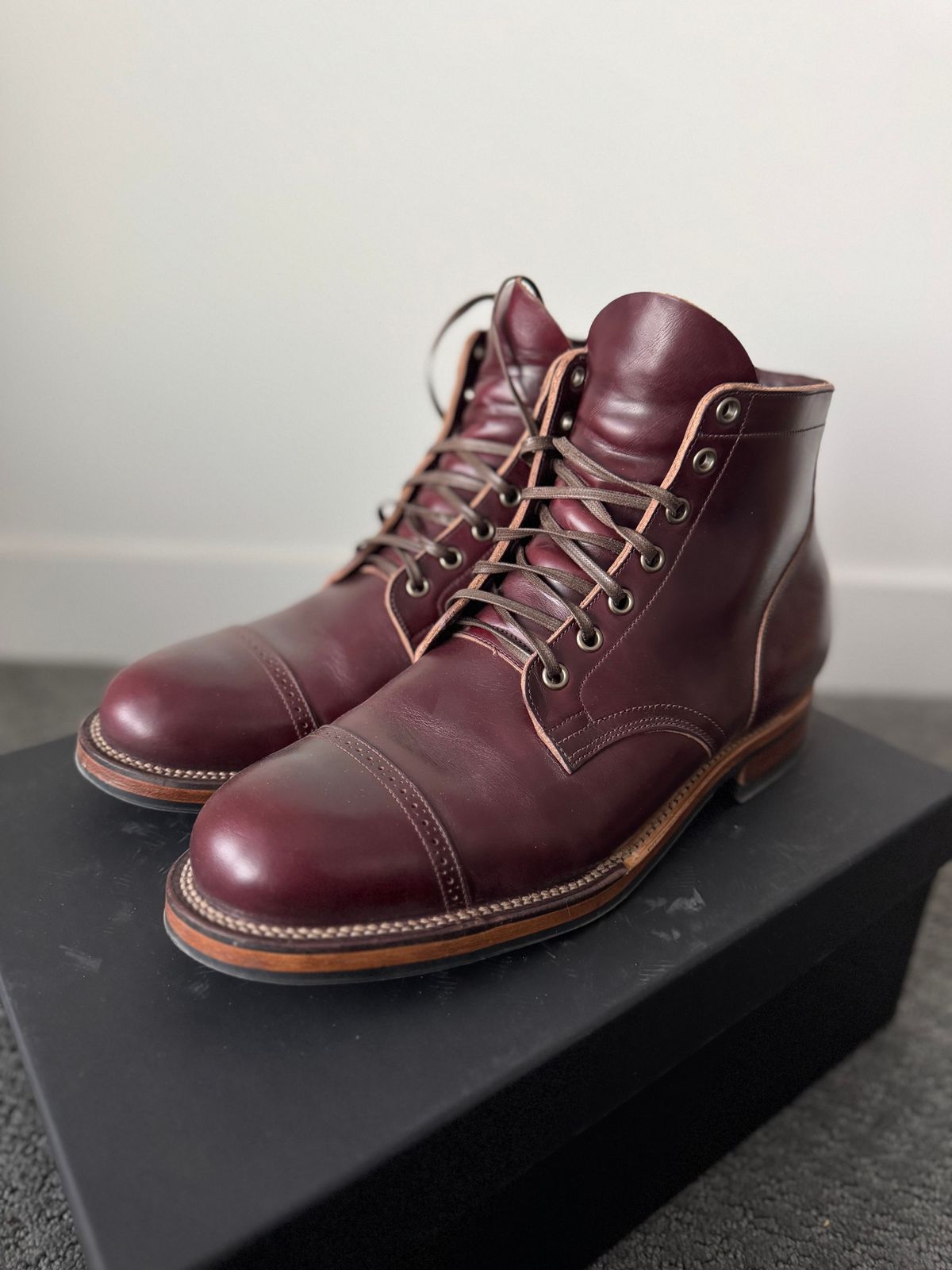 Photo by pablosstuff on March 1, 2025 of the Viberg Service Boot BCT in Horween Chromexcel Colour 8.