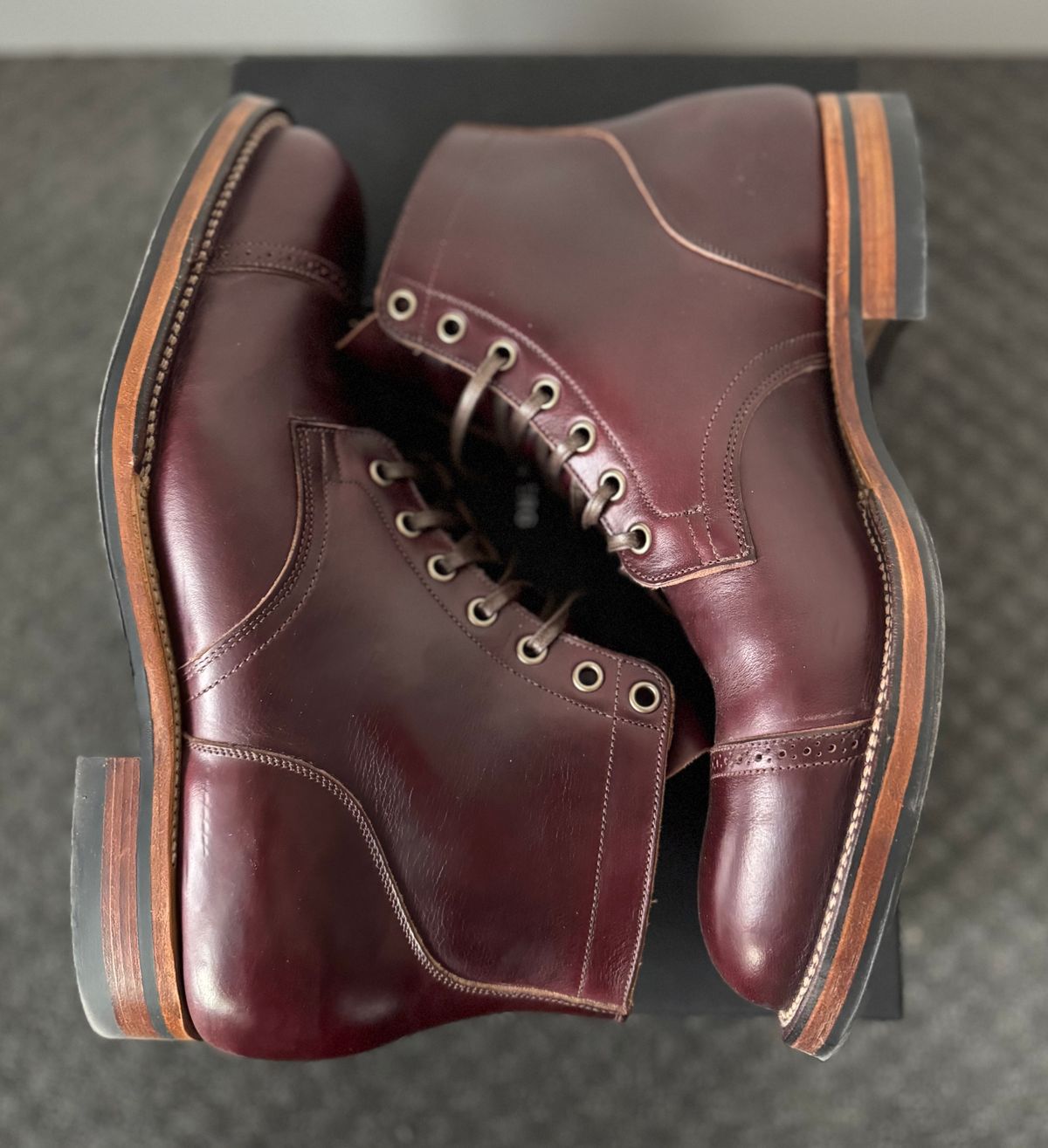 Photo by pablosstuff on March 1, 2025 of the Viberg Service Boot BCT in Horween Chromexcel Colour 8.
