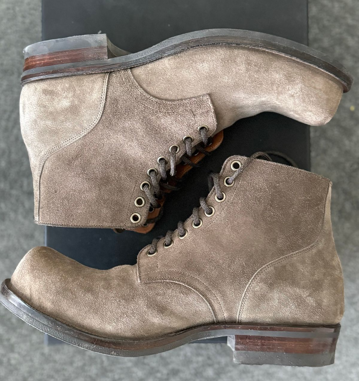 Photo by pablosstuff on May 27, 2024 of the Viberg Service Boot in C.F. Stead Fog Janus Calf Suede.