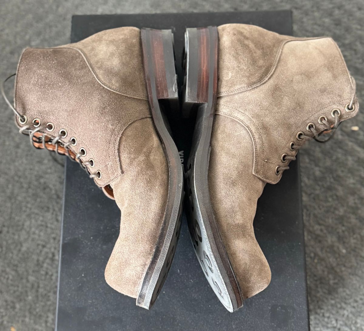 Photo by pablosstuff on October 20, 2024 of the Viberg Service Boot in C.F. Stead Fog Janus Calf Suede.