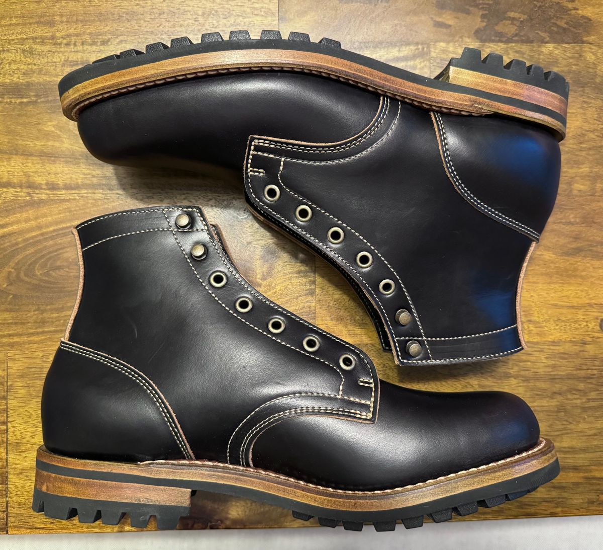 Photo by InspektorKemp on February 6, 2025 of the Truman Service Boot in Seidel Charcoal Double Shot.