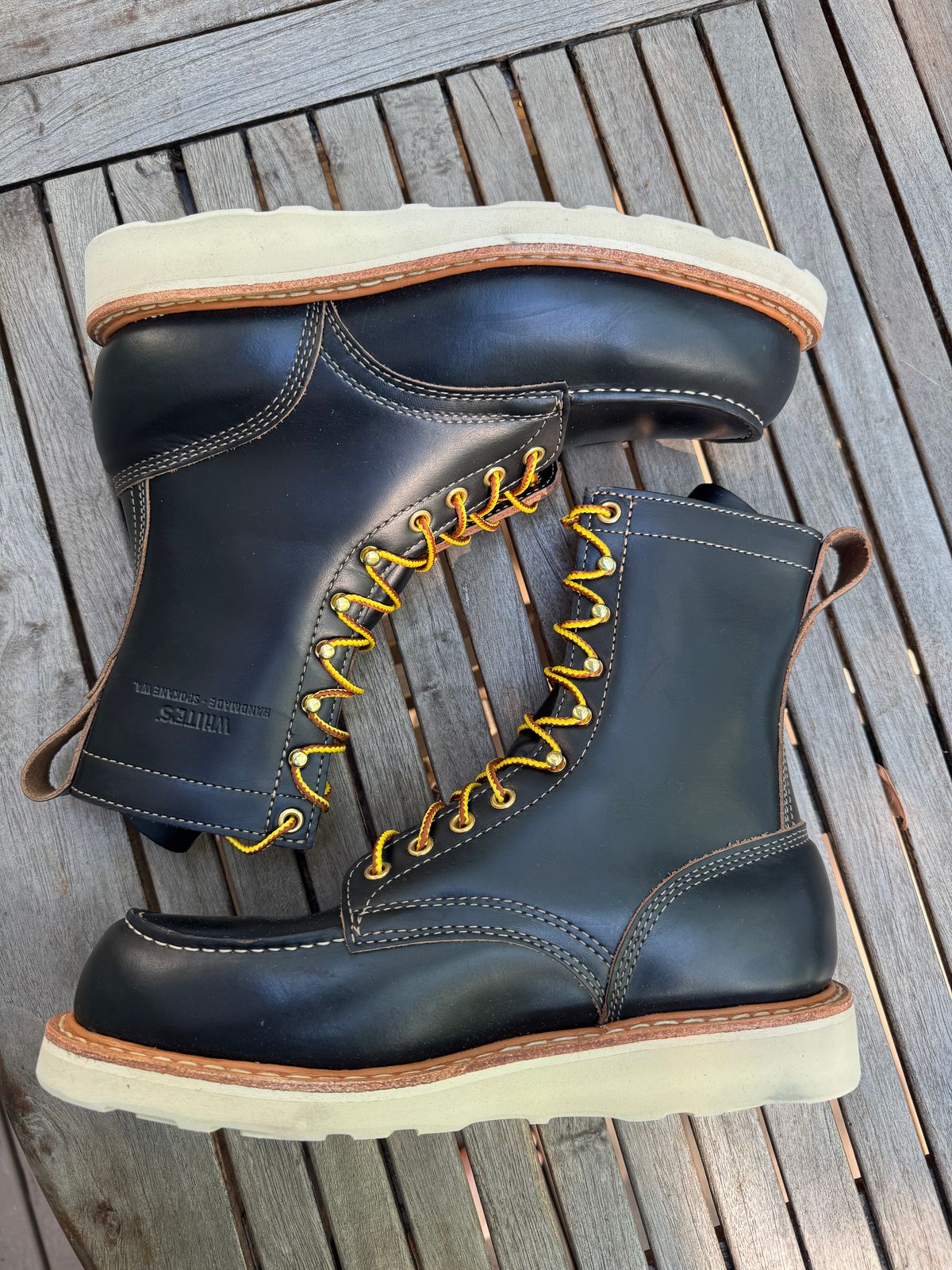 Photo by InspektorKemp on April 11, 2026 of the White's Perry 8" Select in Seidel Black Double Shot.