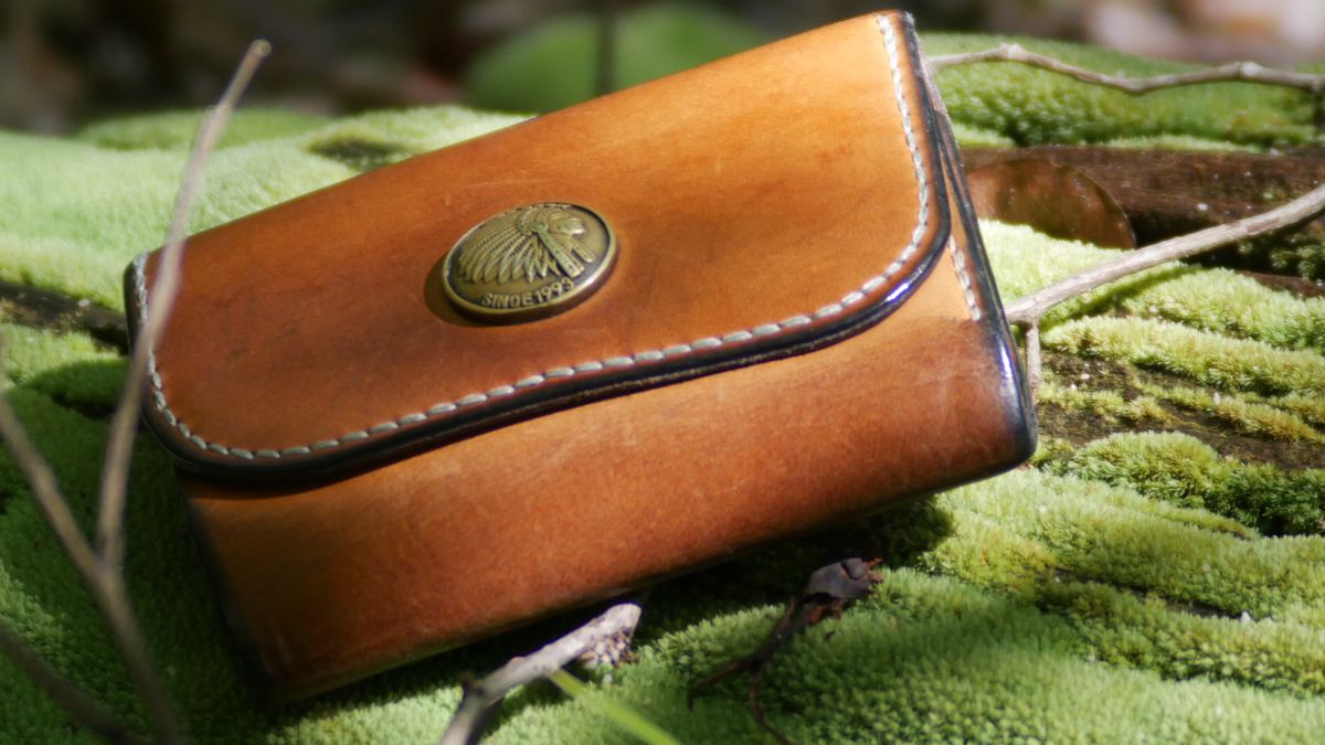 Photo by Minh_Bach on November 16, 2024 of the Cashew Craft Trifold Pocket Wallet in Buttero Natural Color.