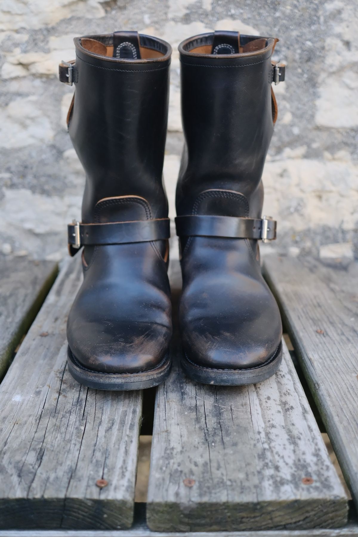 Photo by RobinsonCrusoe on April 23, 2026 of the Attractions BILTBUCK Lot 444 in Black Italian Horsebutt.