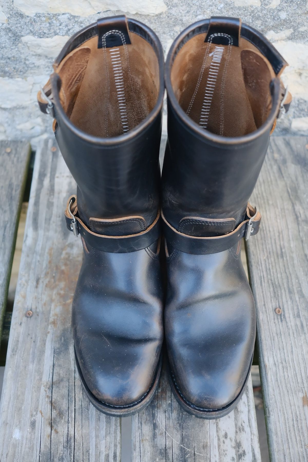 Photo by RobinsonCrusoe on April 23, 2026 of the Attractions BILTBUCK Lot 444 in Black Italian Horsebutt.