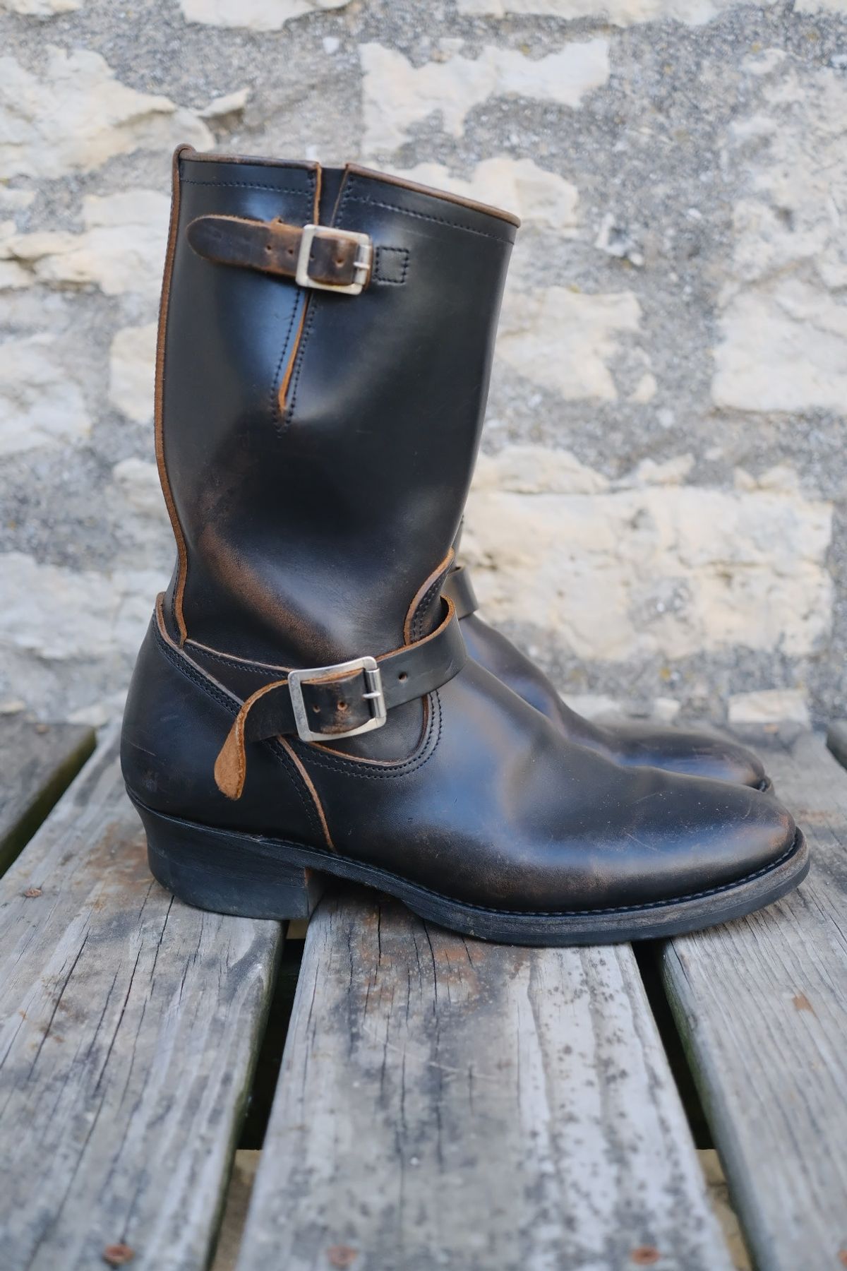 Photo by RobinsonCrusoe on April 23, 2026 of the Attractions BILTBUCK Lot 444 in Black Italian Horsebutt.