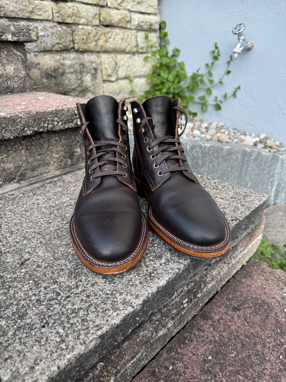 Photo by Hans_Waldmann on April 27, 2025 of the Parkhurst The Allen in Horween Brown Waxed Flesh.