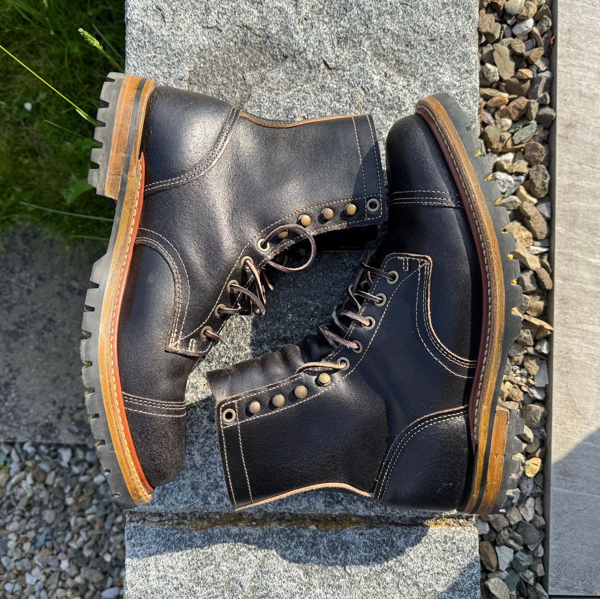 Photo by Hans_Waldmann on April 27, 2025 of the Truman Upland Boot in Horween Black Waxed Flesh.