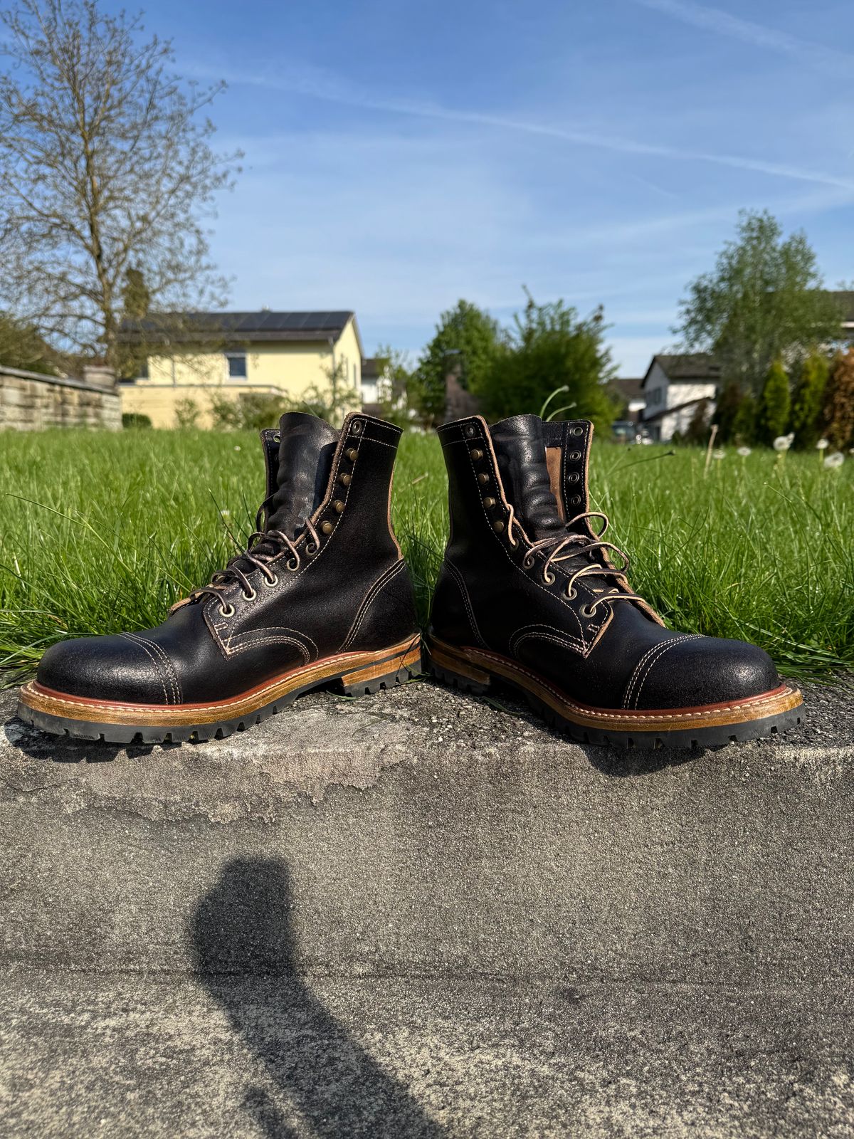 Photo by Hans_Waldmann on April 27, 2025 of the Truman Upland Boot in Horween Black Waxed Flesh.