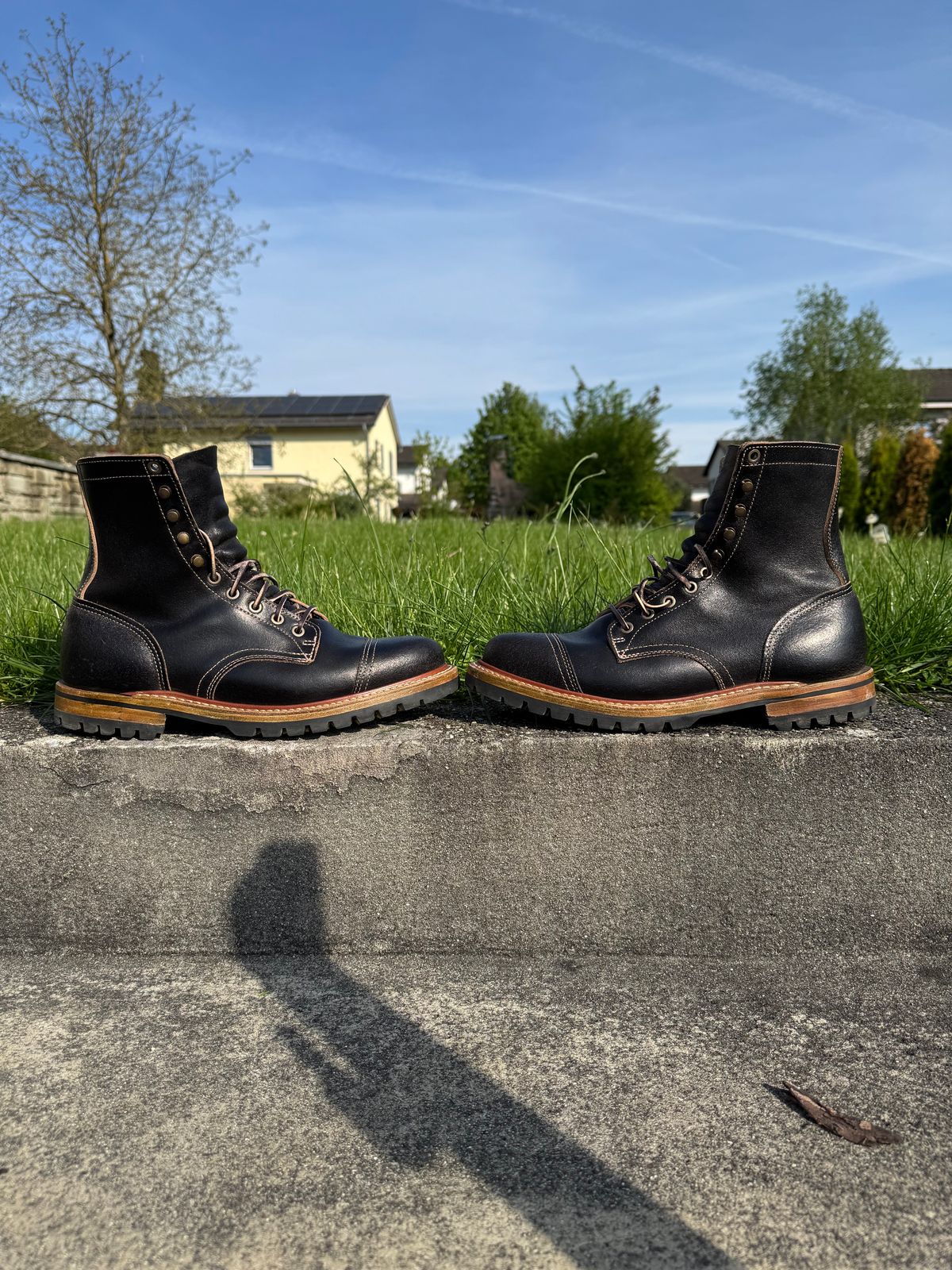 Photo by Hans_Waldmann on April 27, 2025 of the Truman Upland Boot in Horween Black Waxed Flesh.