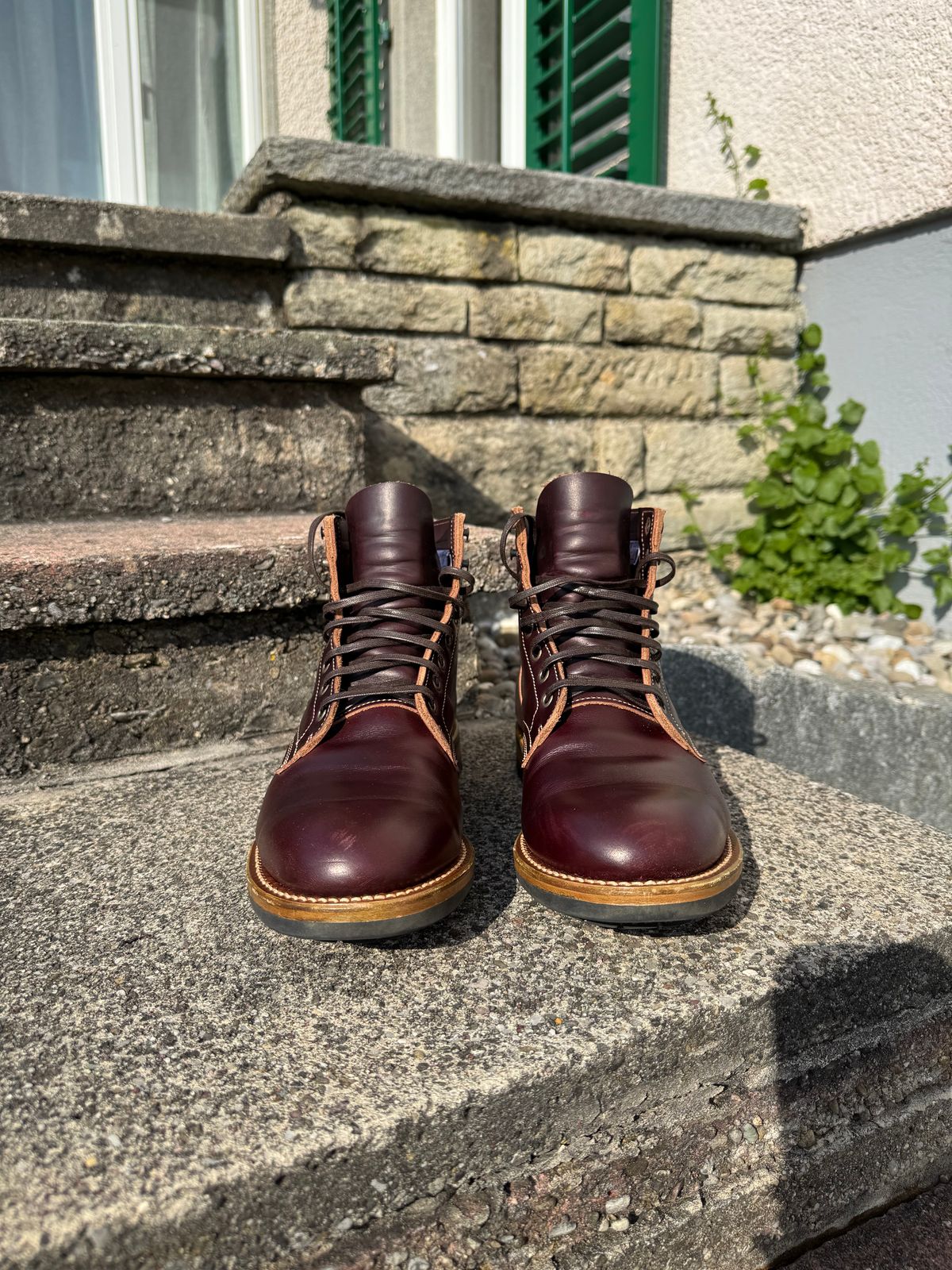 Photo by Hans_Waldmann on April 27, 2025 of the Truman Plain Toe Boot in Seidel Oxblood Double Shot.