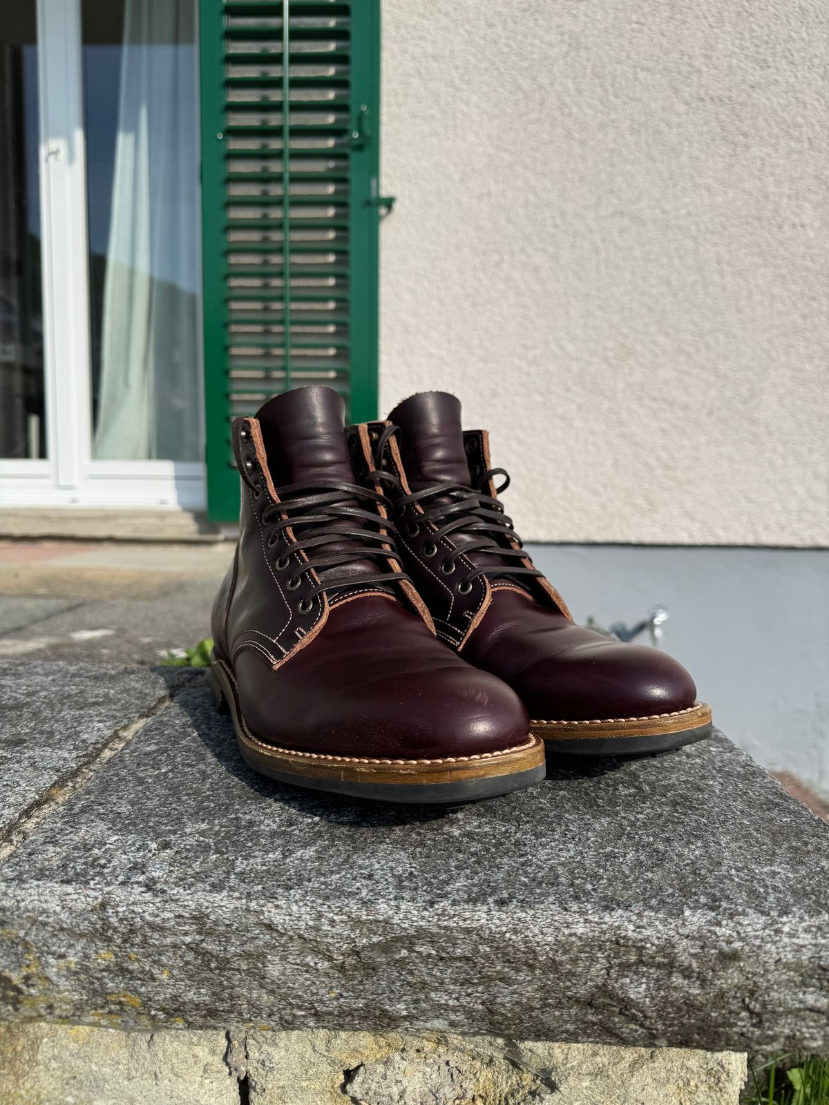 Photo by Hans_Waldmann on April 27, 2025 of the Truman Plain Toe Boot in Seidel Oxblood Double Shot.