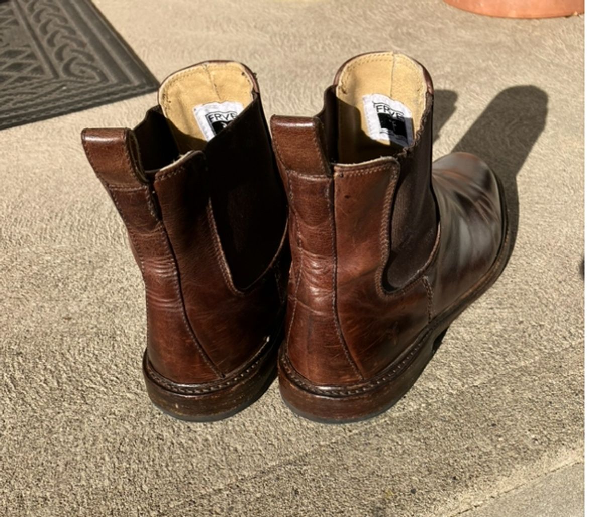 Photo by jeffos on November 5, 2024 of the Frye James Chelsea in Unknown Leather.
