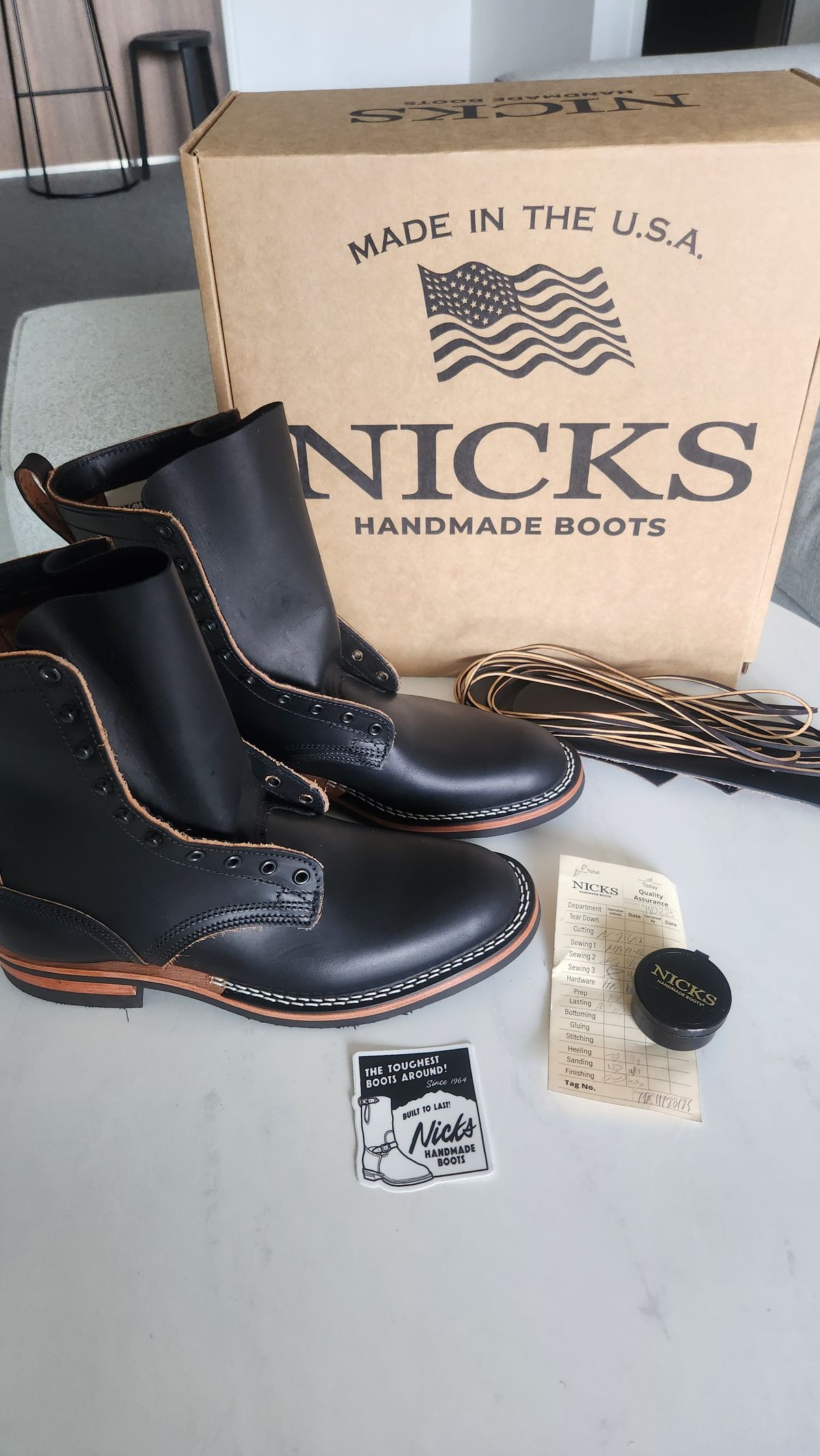 Photo by PhenomenalKO on December 7, 2025 of the Nicks Nicks / x Parkhurst V3 in Wickett & Craig Black Oiled Latigo.