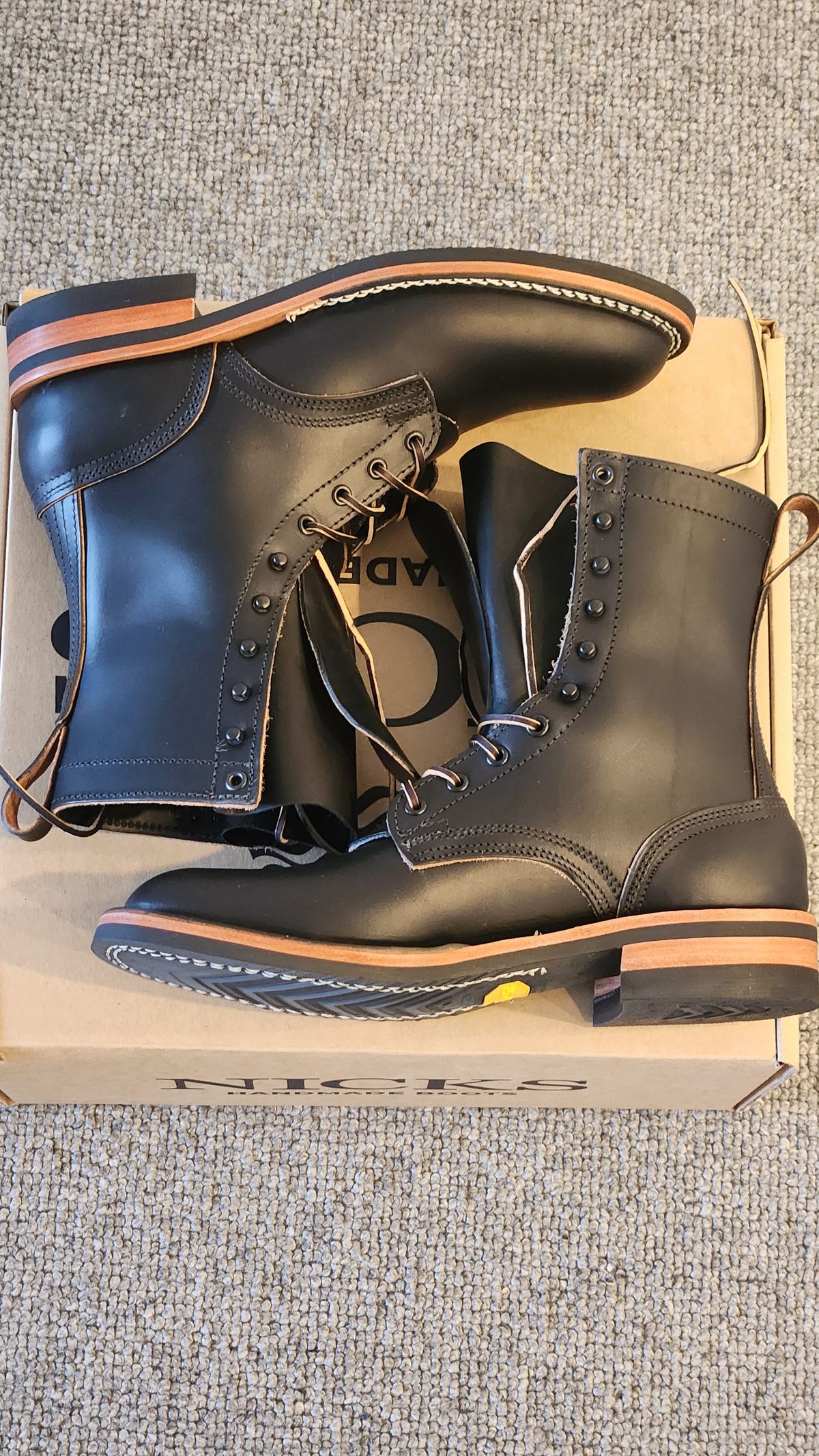 Photo by PhenomenalKO on December 8, 2025 of the Nicks Nicks / x Parkhurst V3 in Wickett & Craig Black Oiled Latigo.