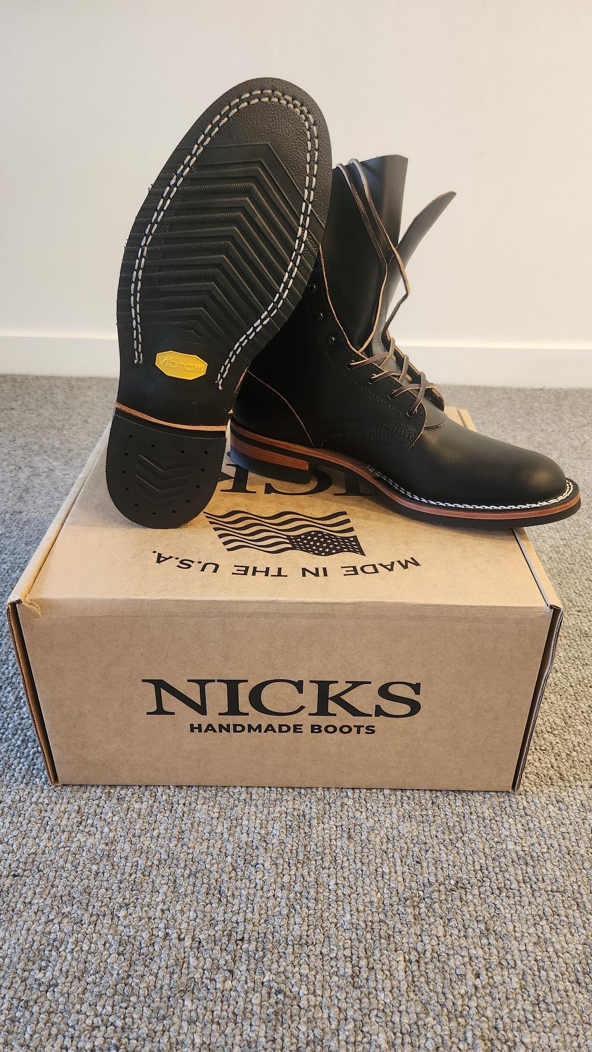 Photo by PhenomenalKO on December 8, 2025 of the Nicks Nicks / x Parkhurst V3 in Wickett & Craig Black Oiled Latigo.