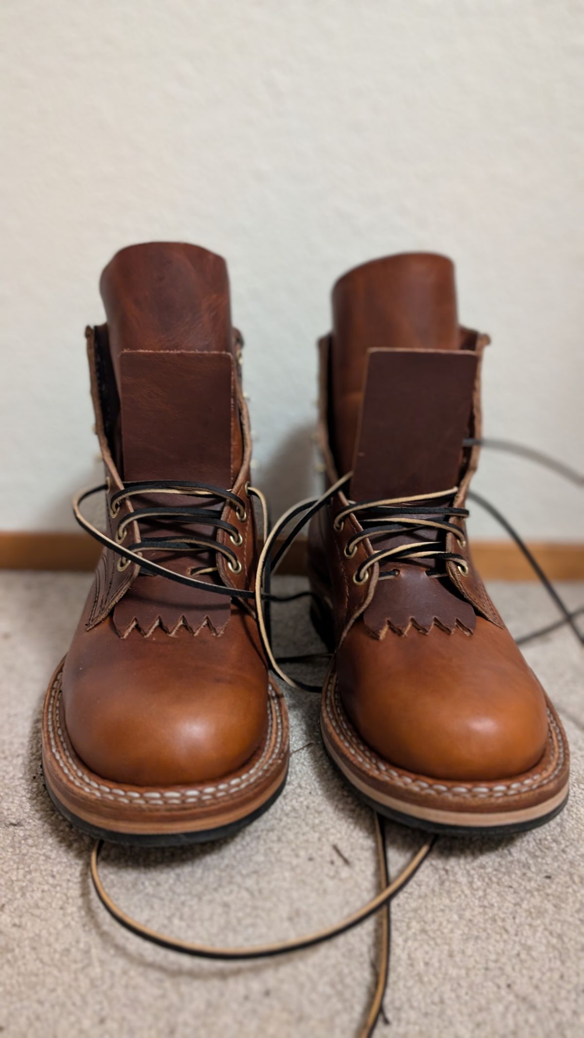 Photo by bootsnstuff on September 29, 2024 of the White's Bounty Hunter in Wickett & Craig Tan Oiled Latigo.