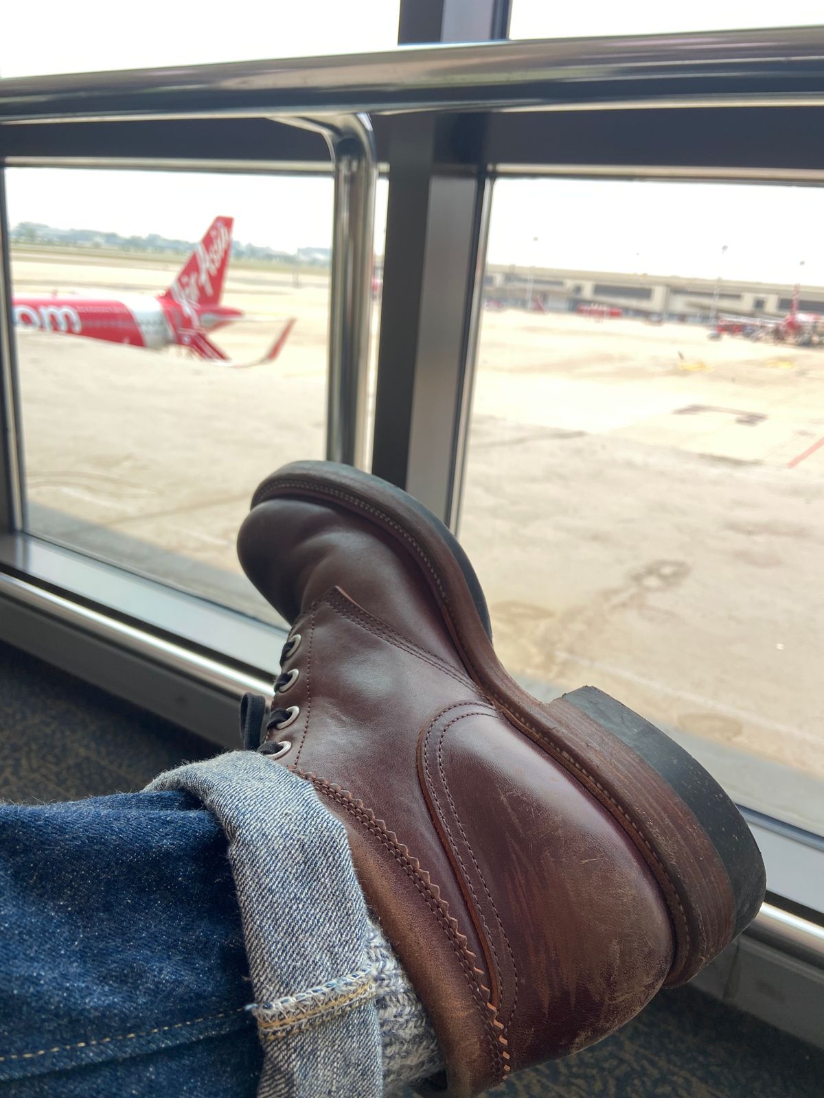 Photo by iKanoon on February 19, 2025 of the Quan Shoemaker Custom Model in Maryam Burgandy TPR.