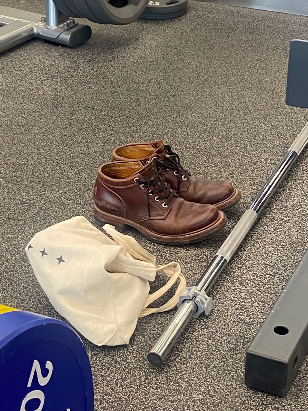 Photo by iKanoon on February 24, 2025 of the Quan Shoemaker Custom Model in Maryam Burgandy TPR.