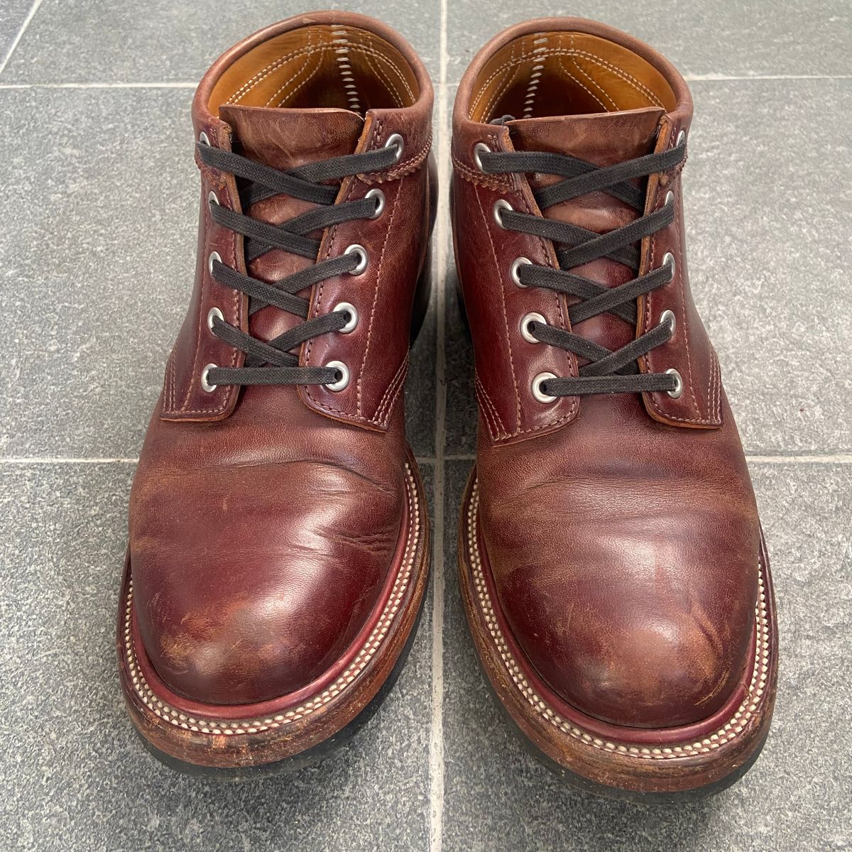Photo by iKanoon on March 3, 2025 of the Quan Shoemaker Custom Model in Maryam Burgandy TPR.