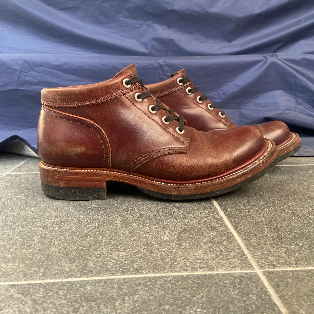 Photo by iKanoon on March 3, 2025 of the Quan Shoemaker Custom Model in Maryam Burgandy TPR.
