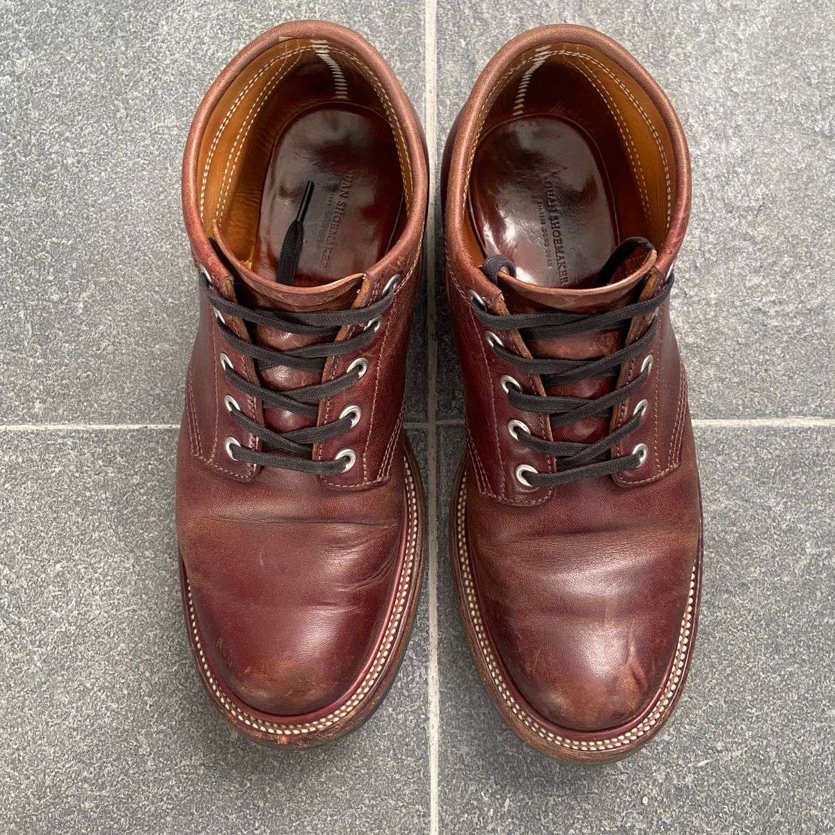 Photo by iKanoon on March 3, 2025 of the Quan Shoemaker Custom Model in Maryam Burgandy TPR.