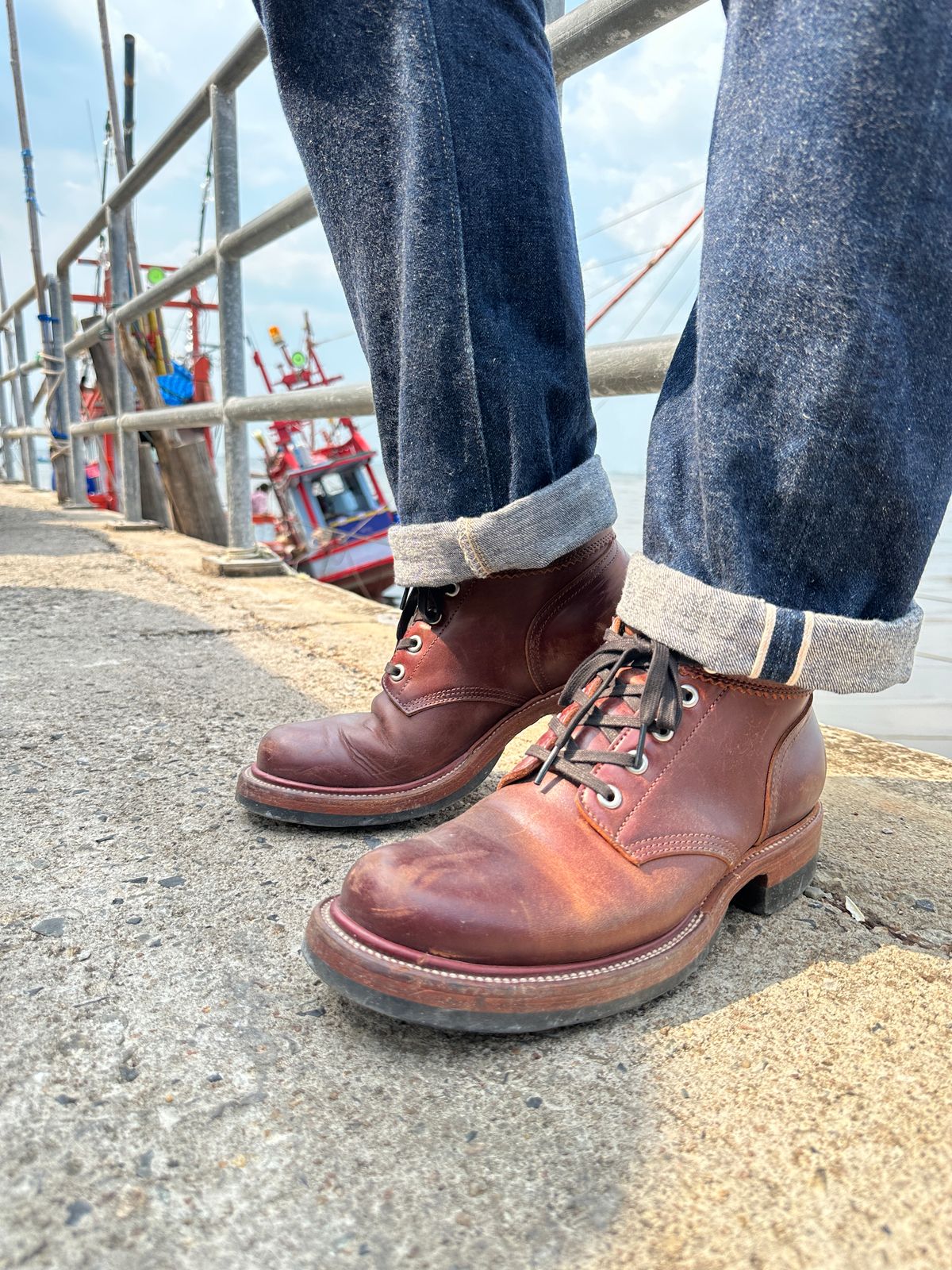 Photo by iKanoon on March 10, 2025 of the Quan Shoemaker Custom Model in Maryam Burgandy TPR.