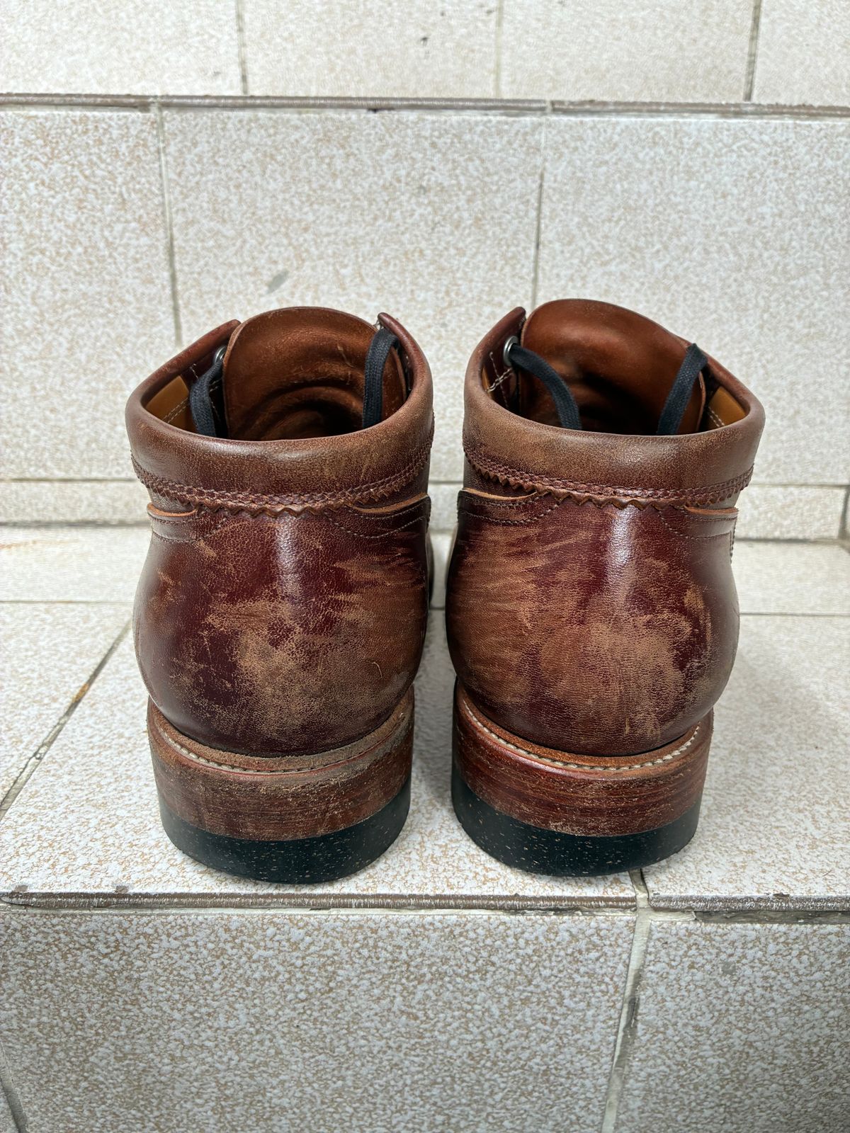 Photo by iKanoon on March 31, 2025 of the Quan Shoemaker Custom Model in Maryam Burgandy TPR.
