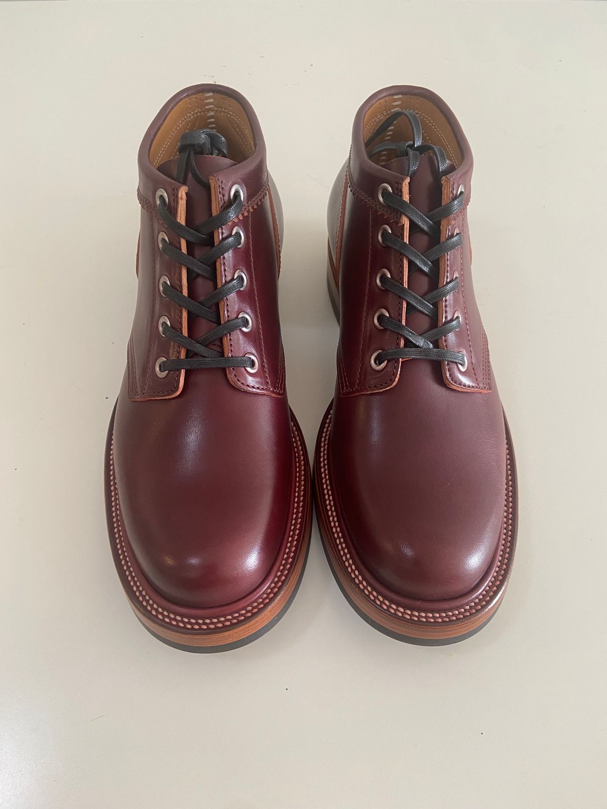 Photo by iKanoon on August 8, 2024 of the Quan Shoemaker Custom Model in Maryam Burgandy TPR.