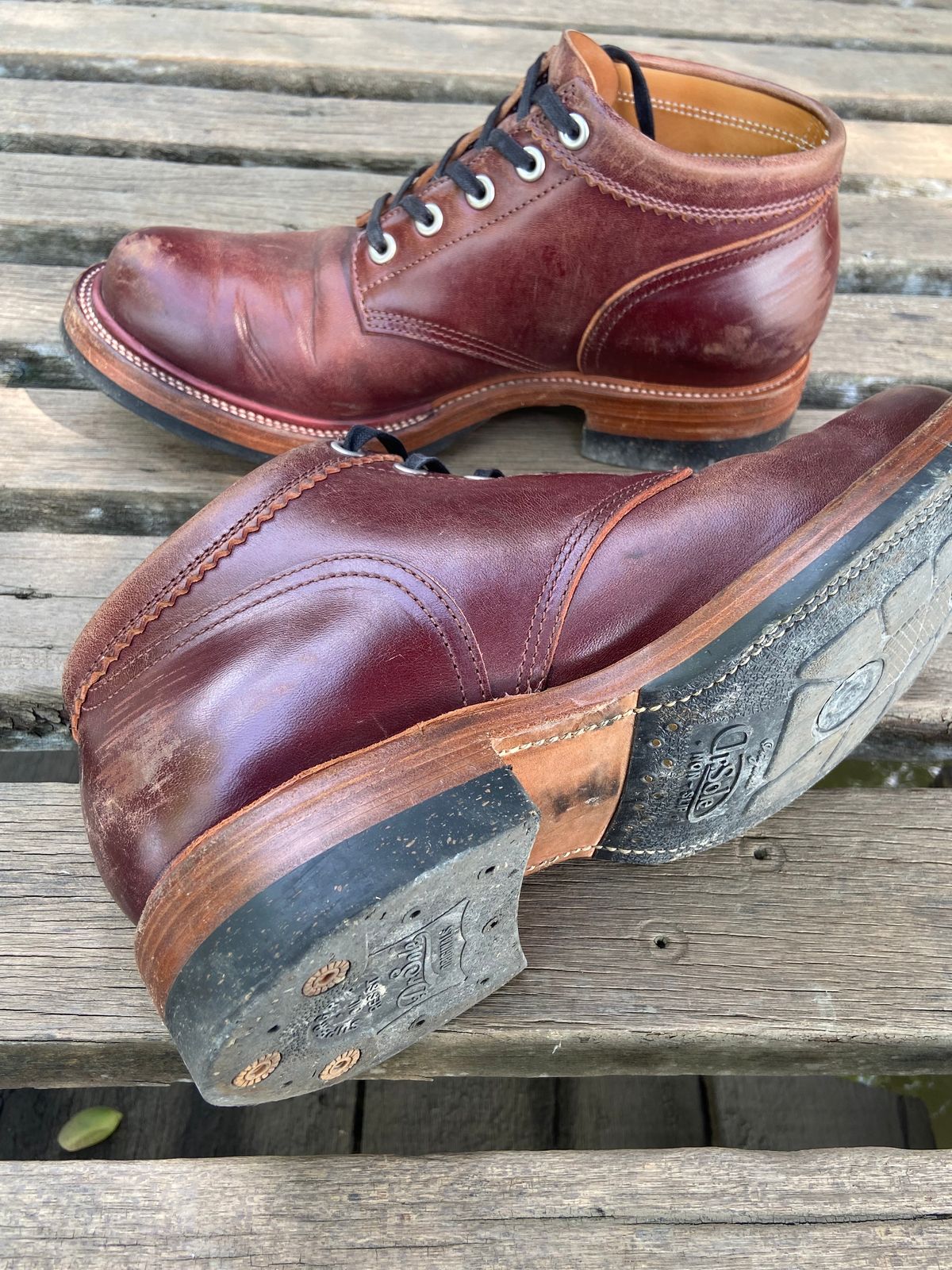 Photo by iKanoon on November 26, 2024 of the Quan Shoemaker Custom Model in Maryam Burgandy TPR.