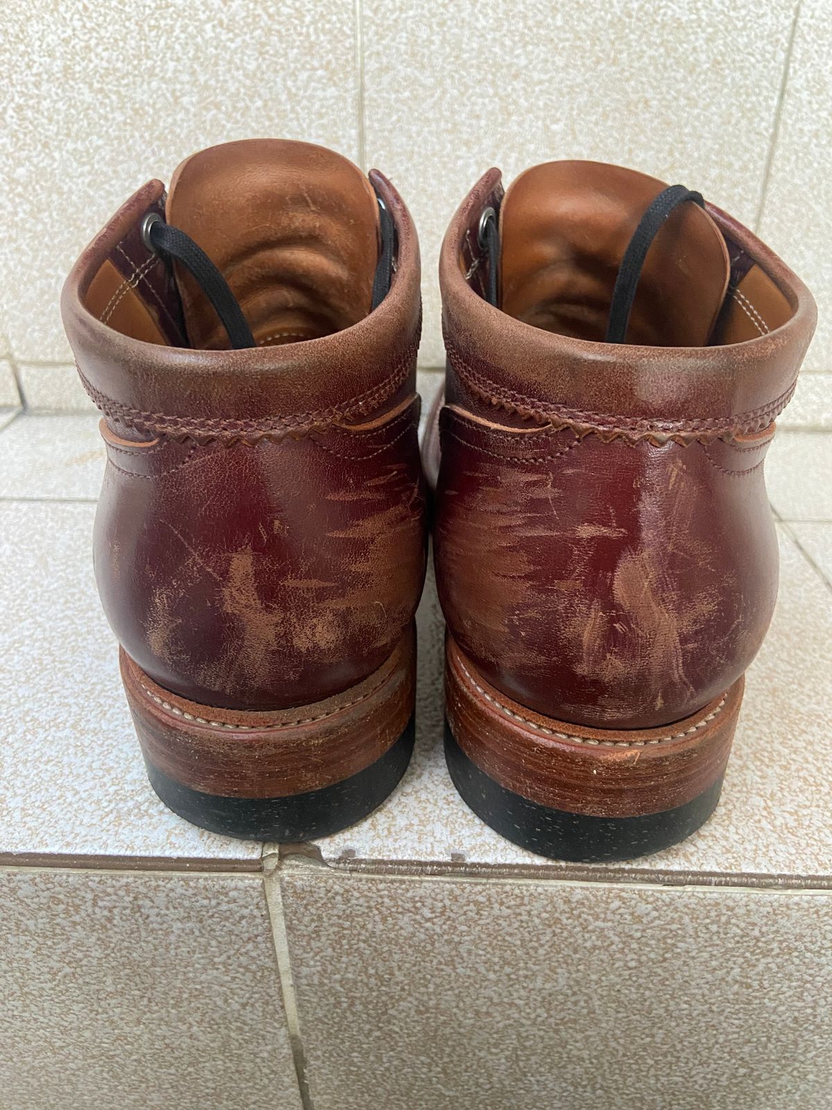 Photo by iKanoon on January 6, 2025 of the Quan Shoemaker Custom Model in Maryam Burgandy TPR.