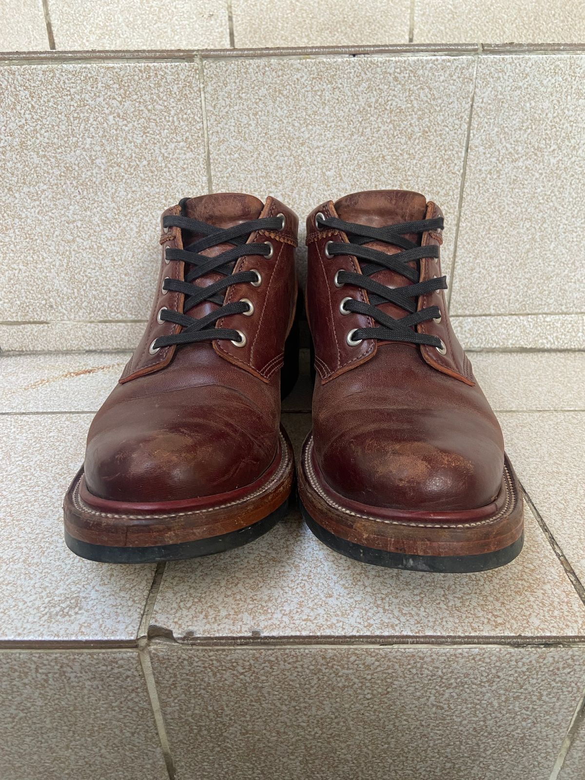 Photo by iKanoon on January 6, 2025 of the Quan Shoemaker Custom Model in Maryam Burgandy TPR.
