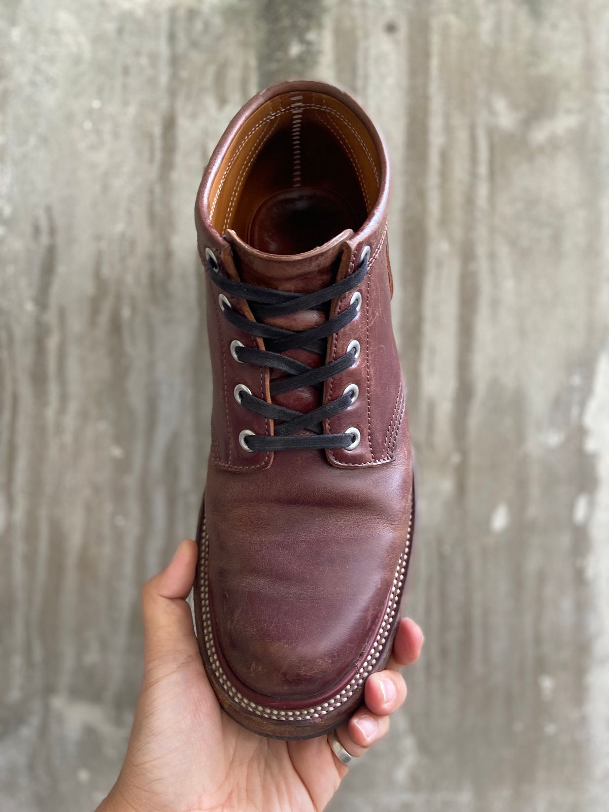 Photo by iKanoon on January 24, 2025 of the Quan Shoemaker Custom Model in Maryam Burgandy TPR.
