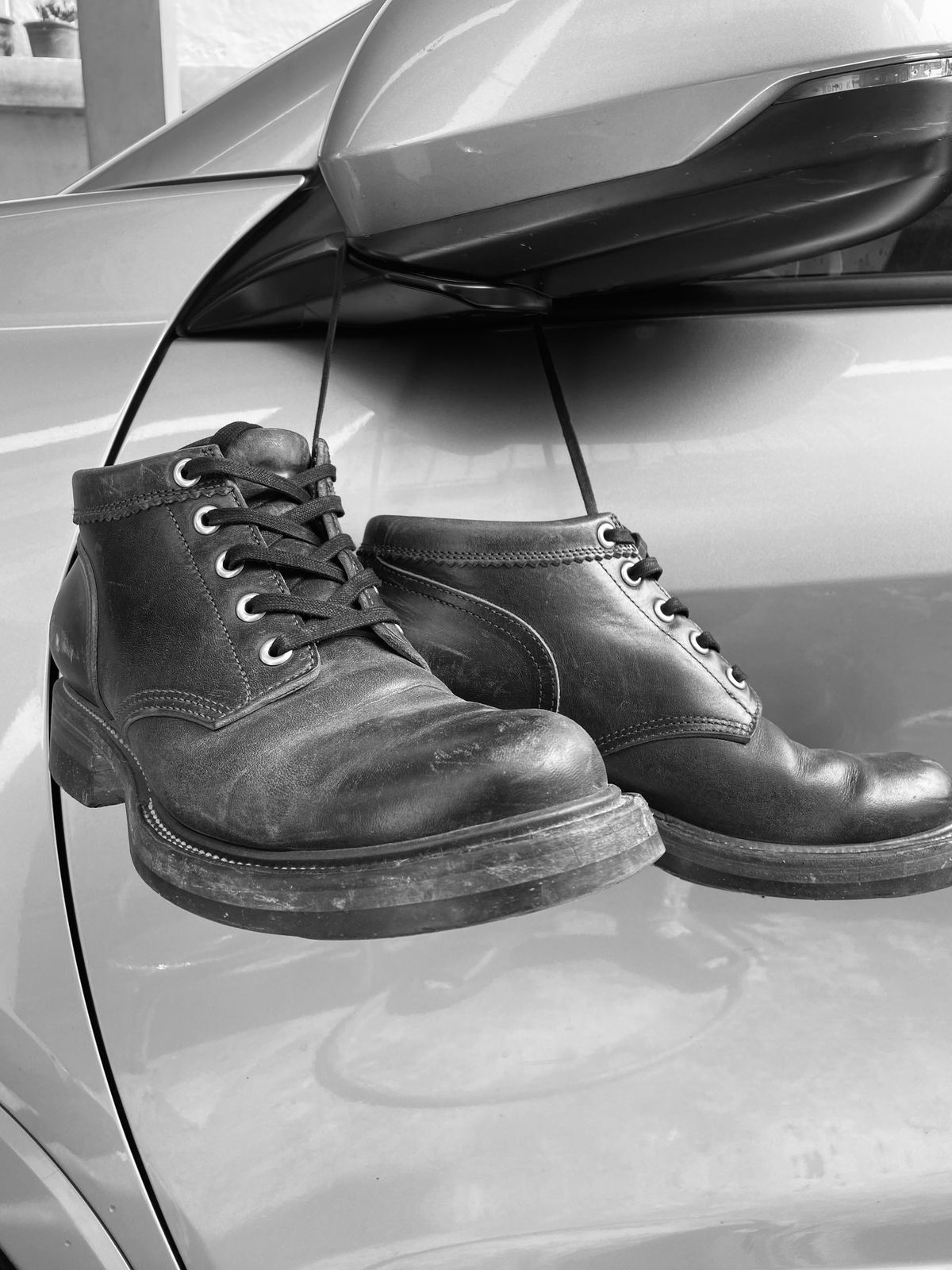 Photo by iKanoon on January 31, 2025 of the Quan Shoemaker Custom Model in Maryam Burgandy TPR.