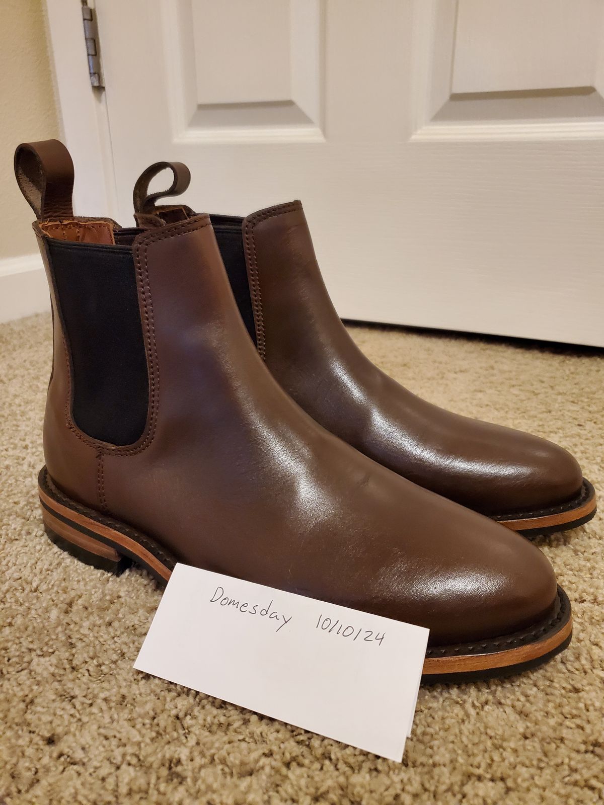 Photo by rey.verde on October 11, 2024 of the Urban Wolf Club Winchester in Brown Bovine Leather.