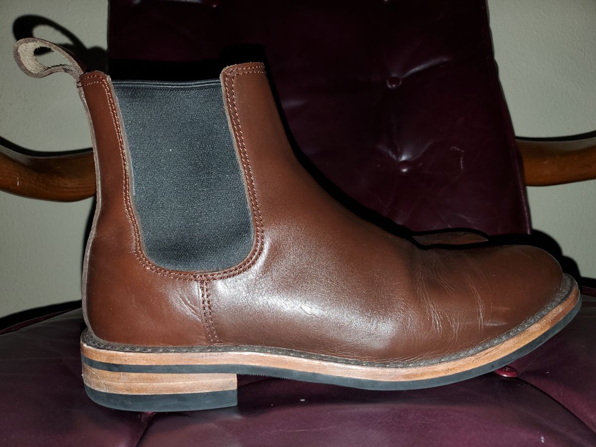 Photo by rey.verde on November 5, 2024 of the Urban Wolf Club Winchester in Brown Bovine Leather.
