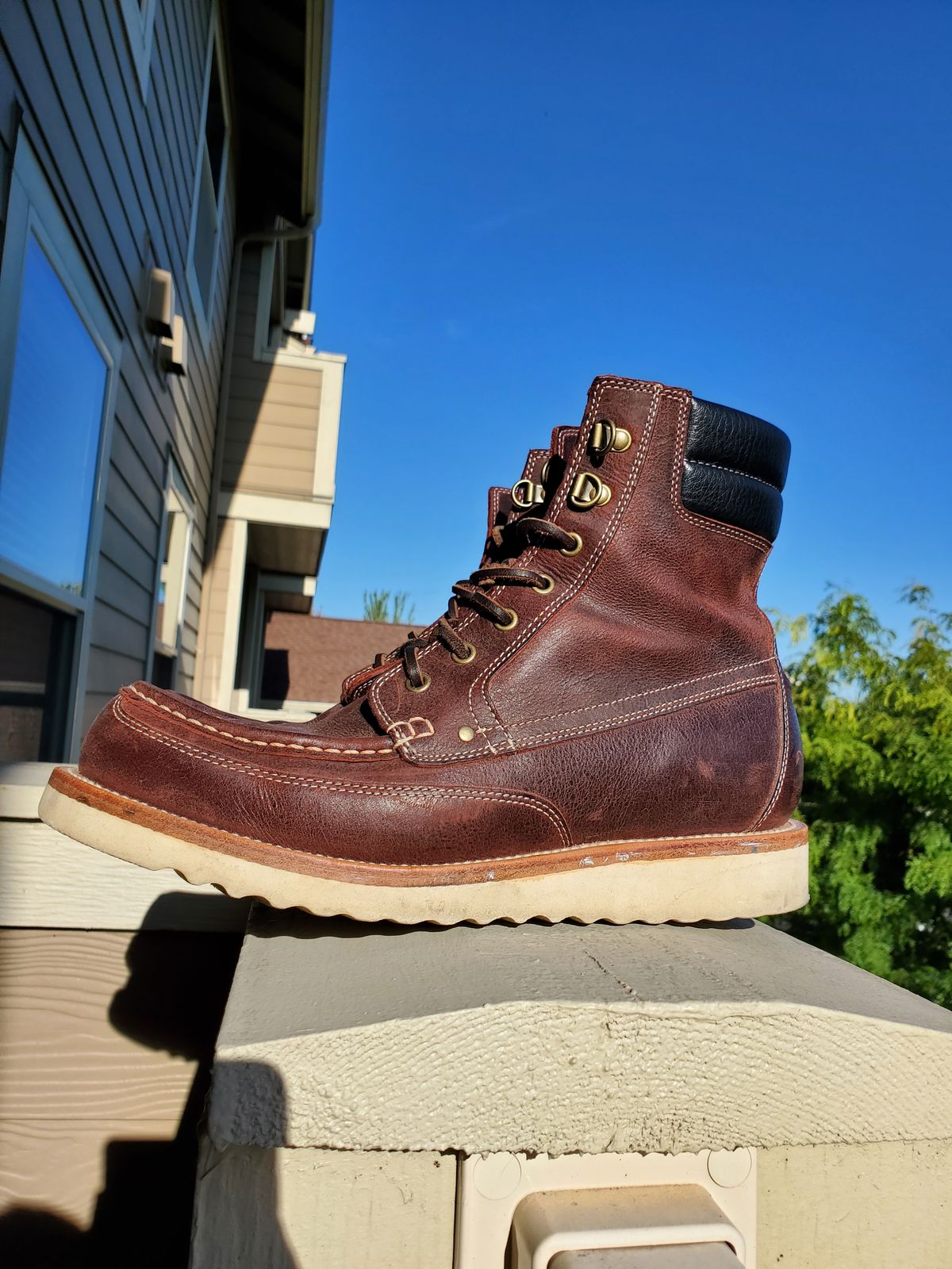 Photo by rey.verde on August 17, 2024 of the Grant Stone Field Boot in C.F. Stead Dark Burgundy Classic Kudu.