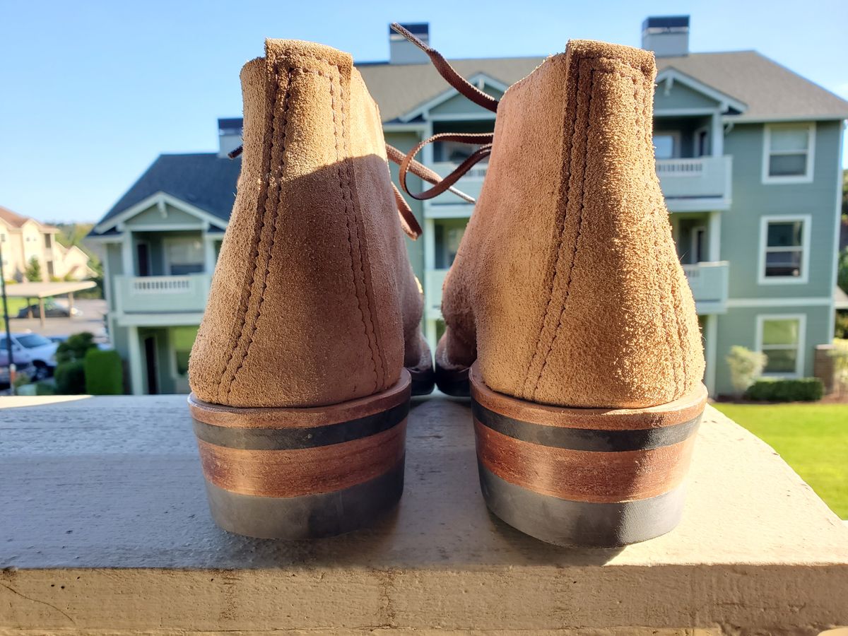 Photo by rey.verde on August 17, 2024 of the Wesco Chukka Boot in Seidel Burlap Roughout.