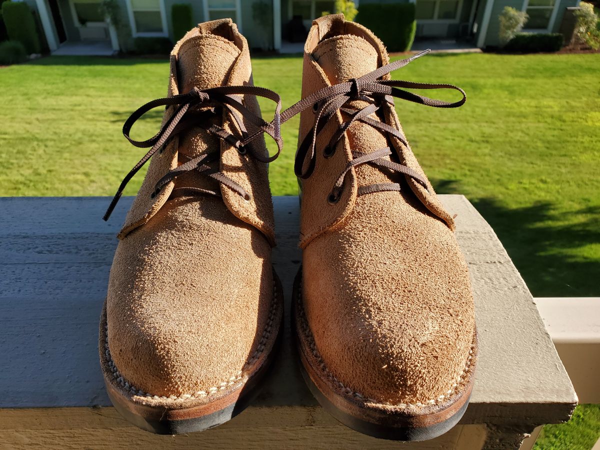 Photo by rey.verde on August 17, 2024 of the Wesco Chukka Boot in Seidel Burlap Roughout.