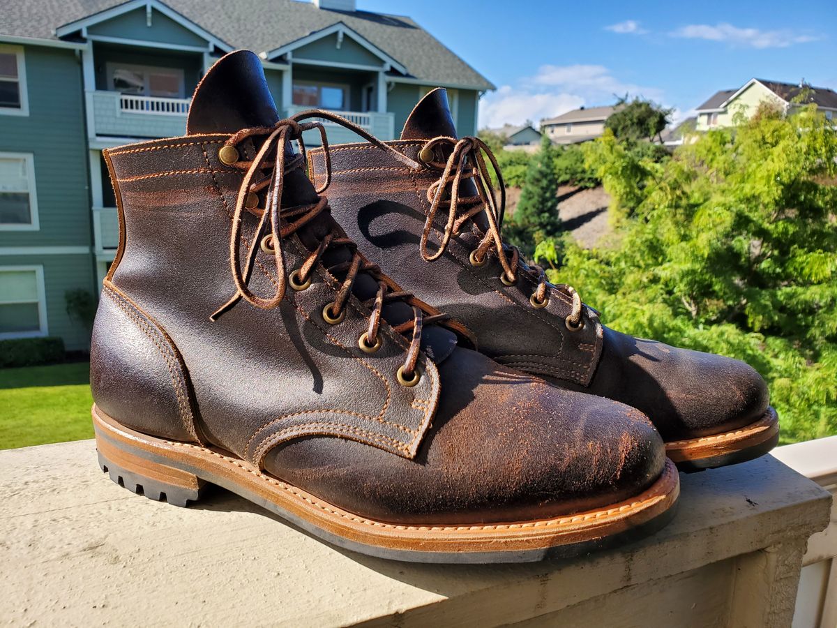 Photo by rey.verde on August 18, 2024 of the Truman Plain Toe Boot in Horween Java Waxed Flesh.