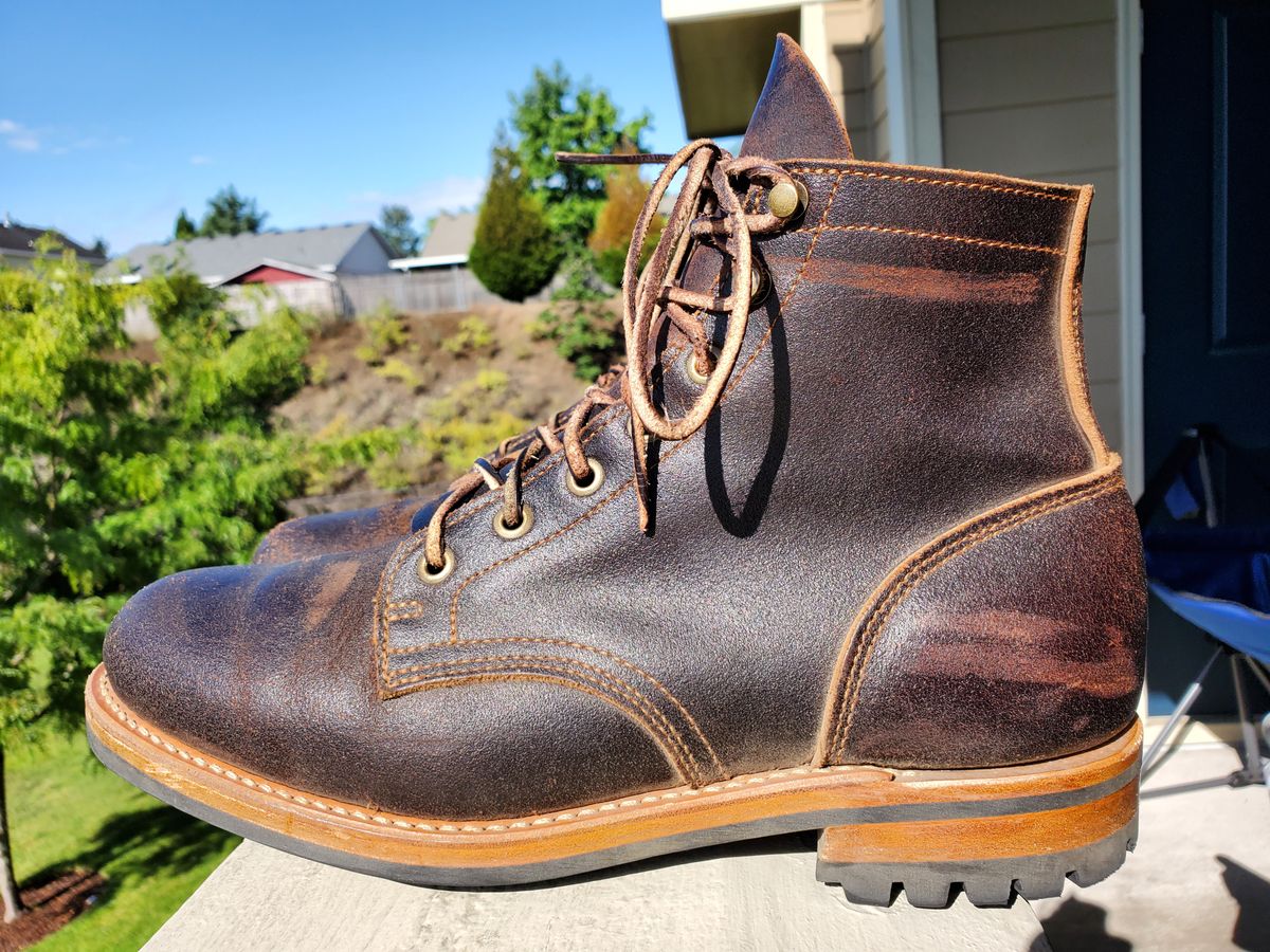 Photo by rey.verde on August 18, 2024 of the Truman Plain Toe Boot in Horween Java Waxed Flesh.