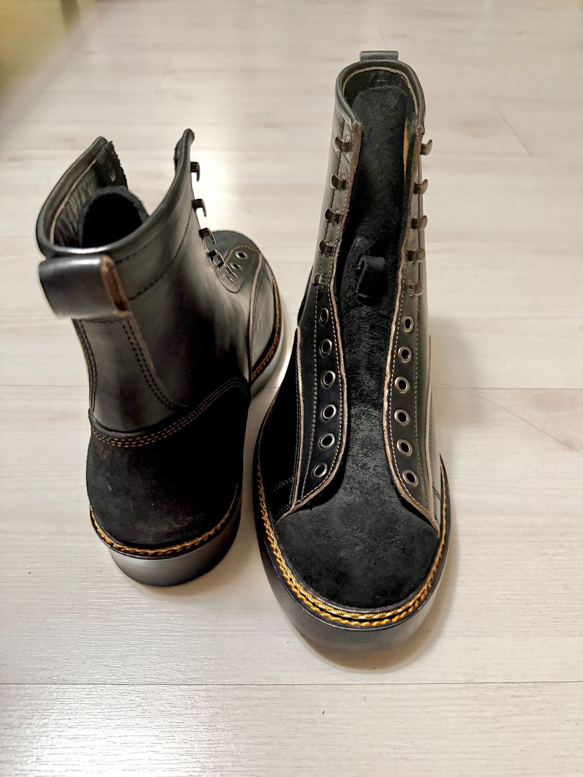 Photo by Civil2010 on October 19, 2024 of the Jakkrabbits 7-Inch Tamarin Boots in Shinki Black Teacore Horsebutt.