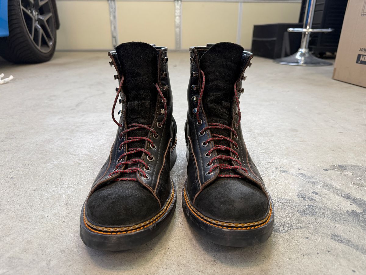 Photo by Civil2010 on January 1, 2025 of the Jakkrabbits 7-Inch Tamarin Boots in Shinki Black Teacore Horsebutt.