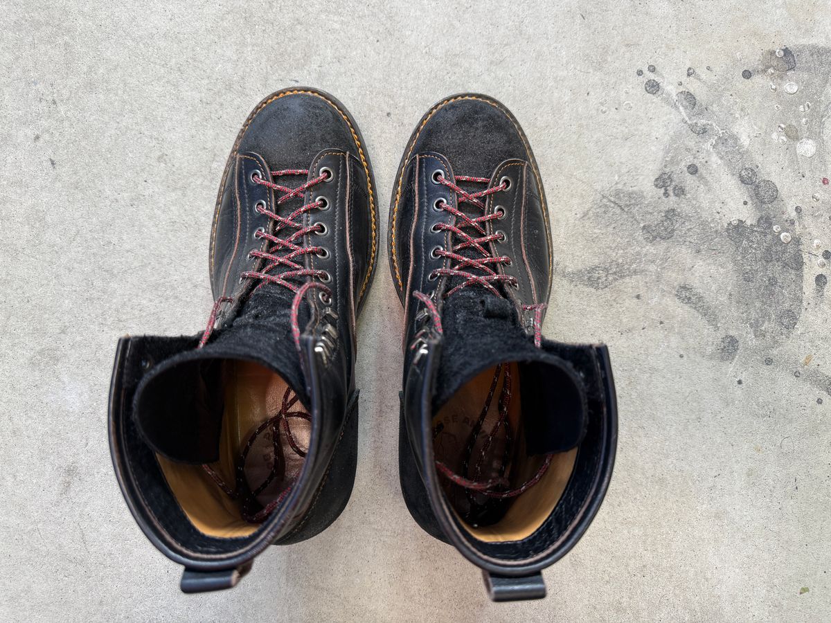 Photo by Civil2010 on January 1, 2025 of the Jakkrabbits 7-Inch Tamarin Boots in Shinki Black Teacore Horsebutt.