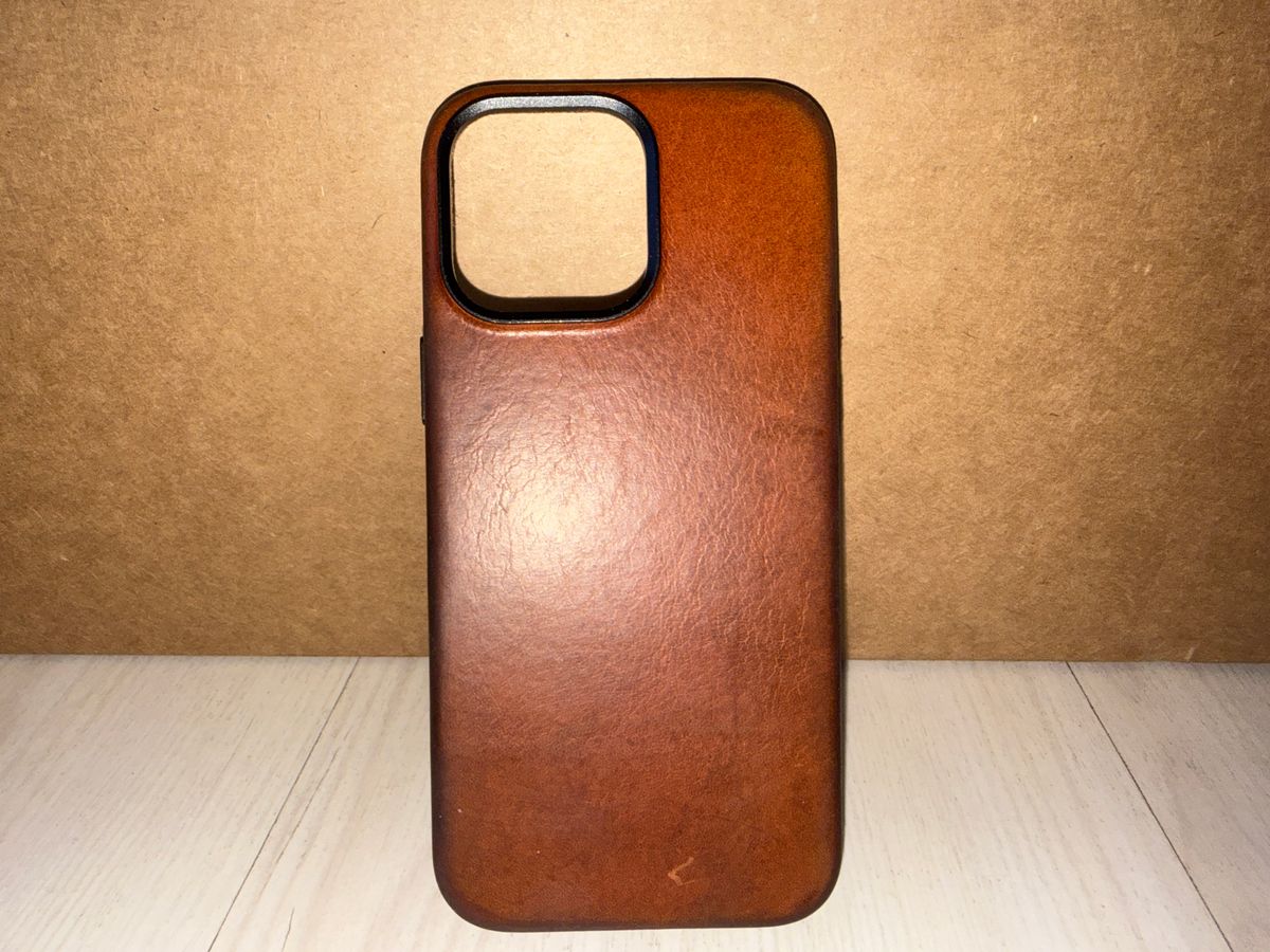 Photo by Civil2010 on December 1, 2025 of the Ryan London iPhone 16 Pro Max Leather Shell in Saddle Brown.