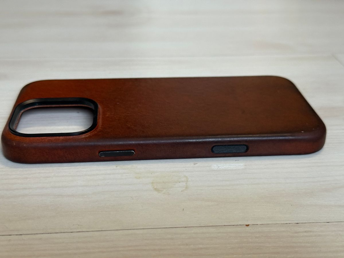Photo by Civil2010 on January 4, 2026 of the Ryan London iPhone 16 Pro Max Leather Shell in Saddle Brown.