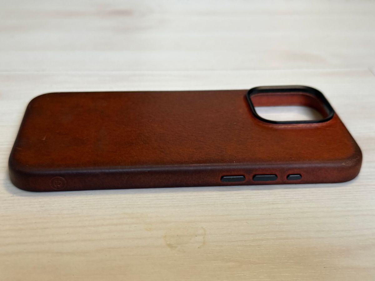 Photo by Civil2010 on January 4, 2026 of the Ryan London iPhone 16 Pro Max Leather Shell in Saddle Brown.
