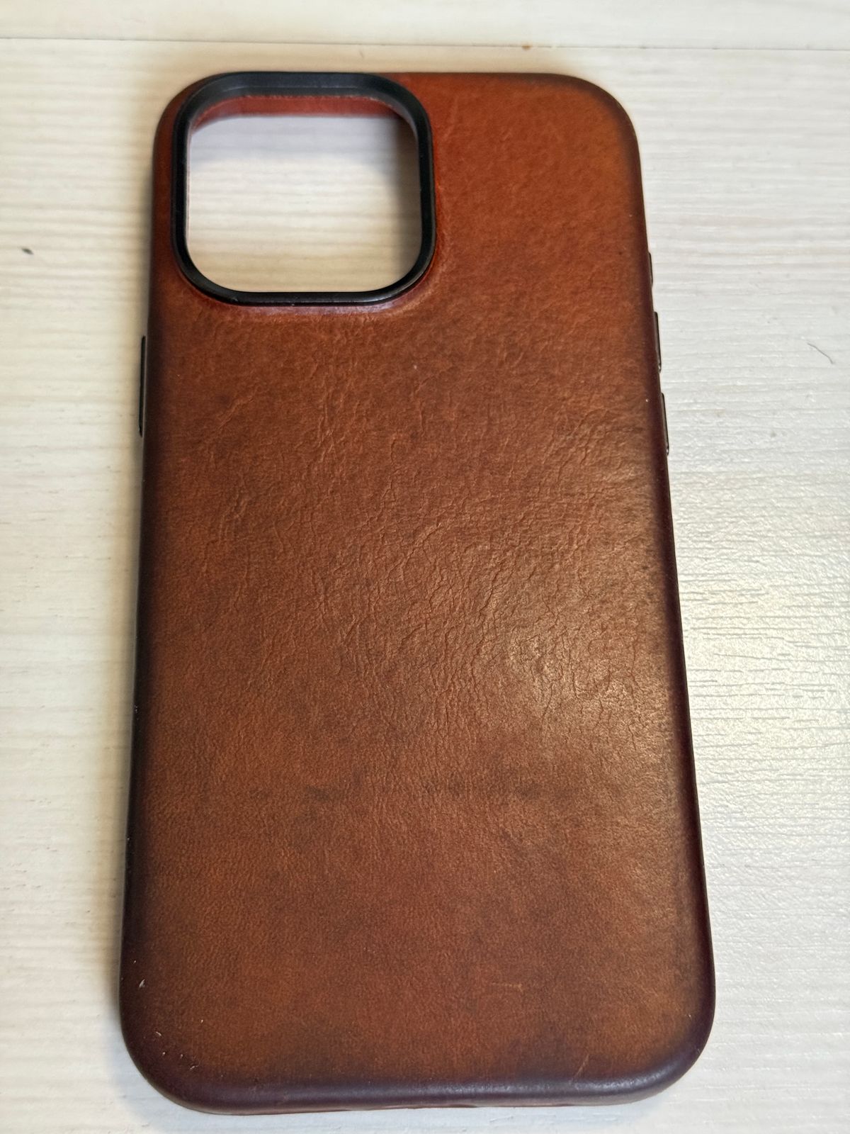 Photo by Civil2010 on January 4, 2026 of the Ryan London iPhone 16 Pro Max Leather Shell in Saddle Brown.